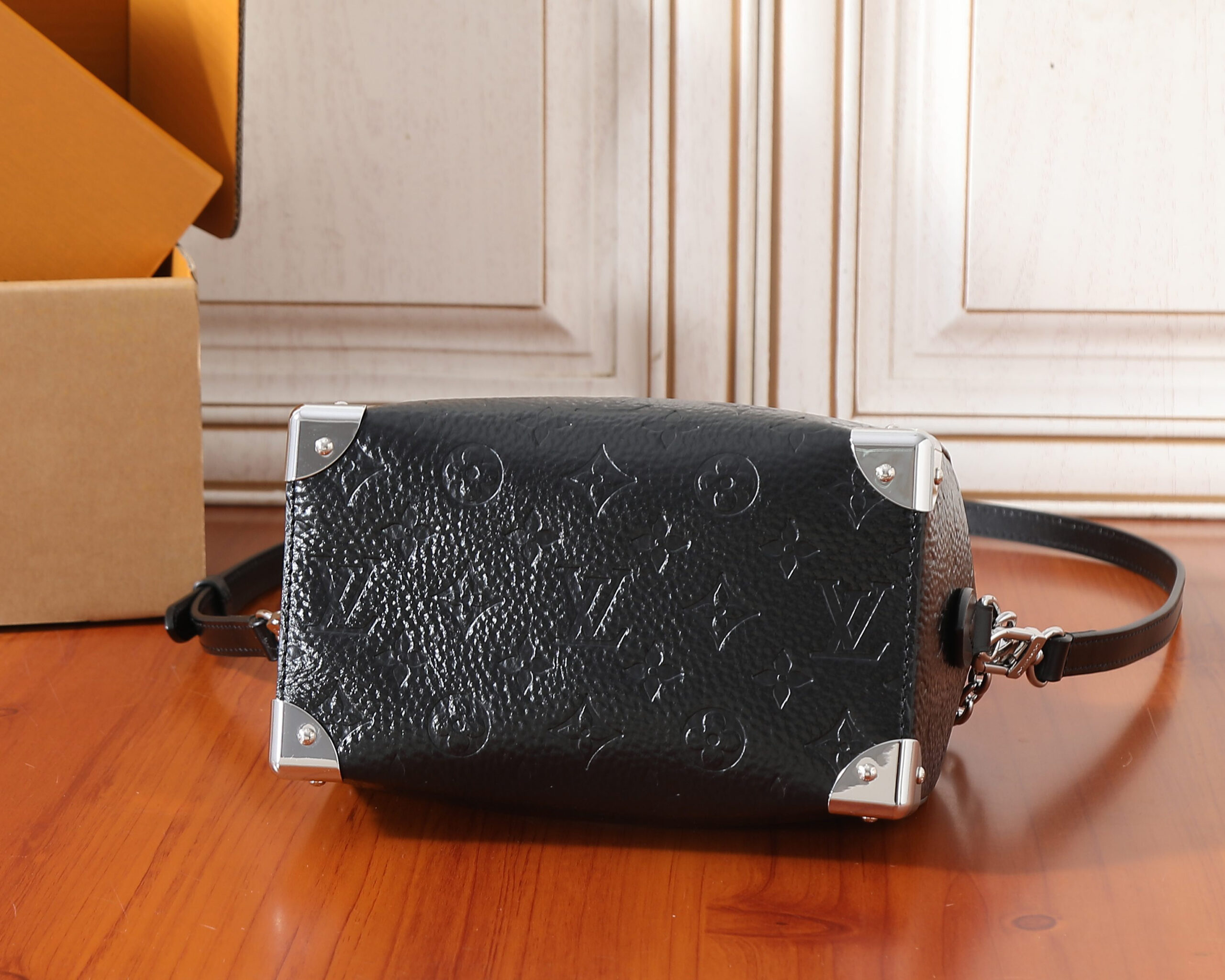 Louis Vuitton Speedy Trunk 20 Handbag - Image 7