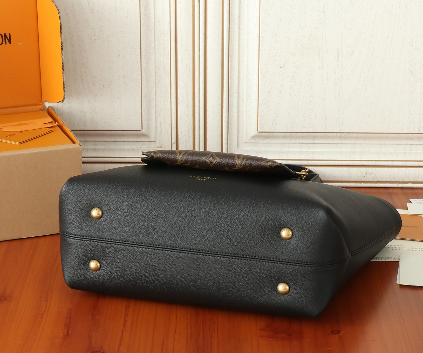 Low Key Cabas Medium Tote Bag - Image 7