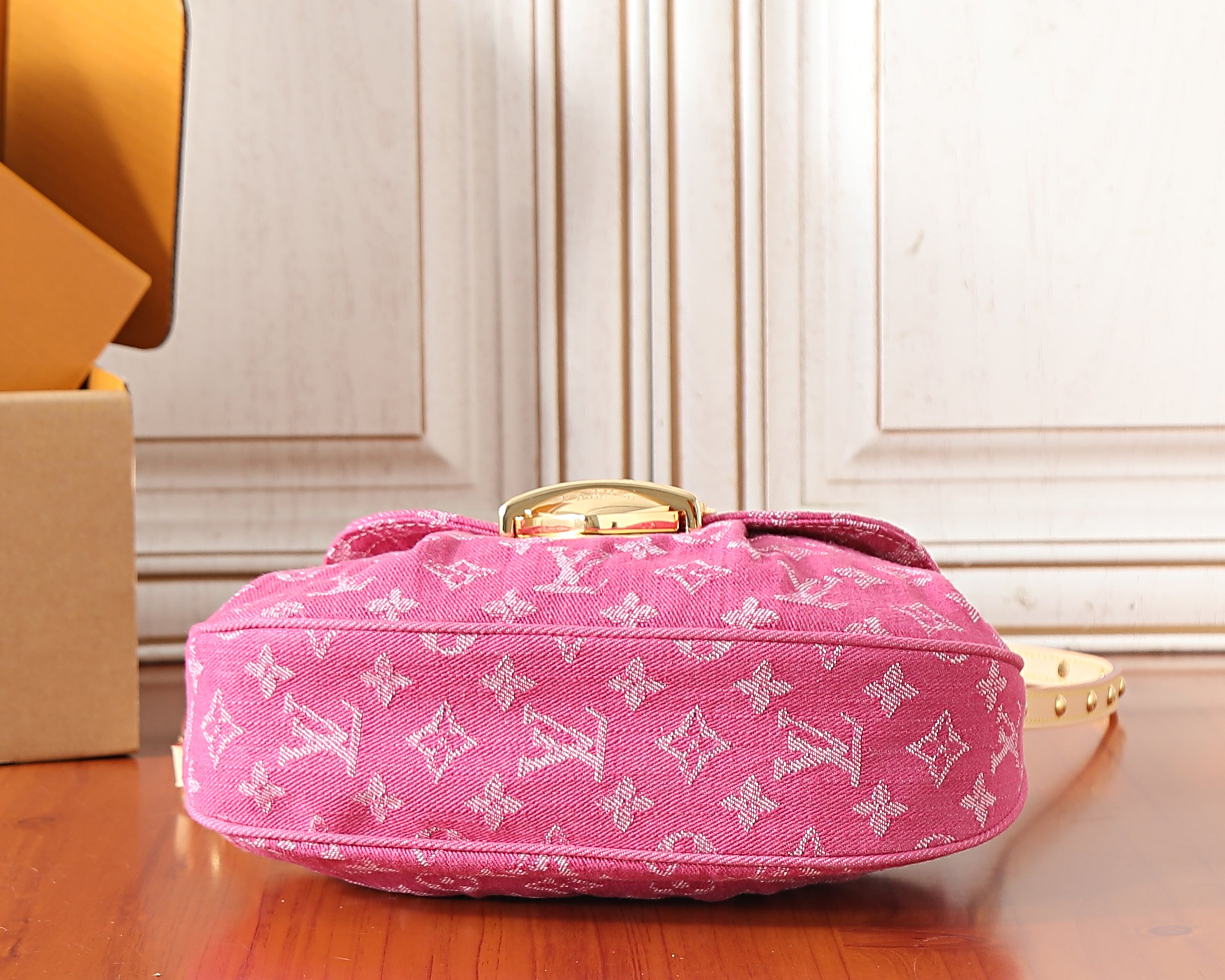 Rendez-Vous Sunset Denim Handbag - Image 7