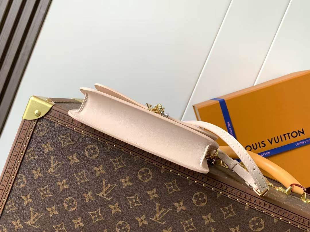 Louis Vuitton LV Bloom Wallet on Chain - Image 7