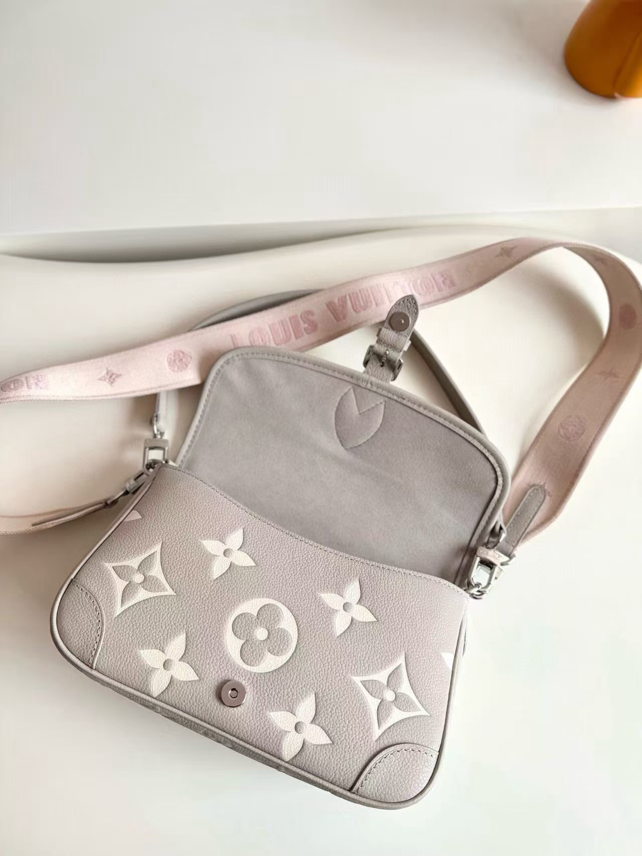 Louis Vuitton Diane Monogram Empreinte Leather Shoulder Bag M14214 - Image 7