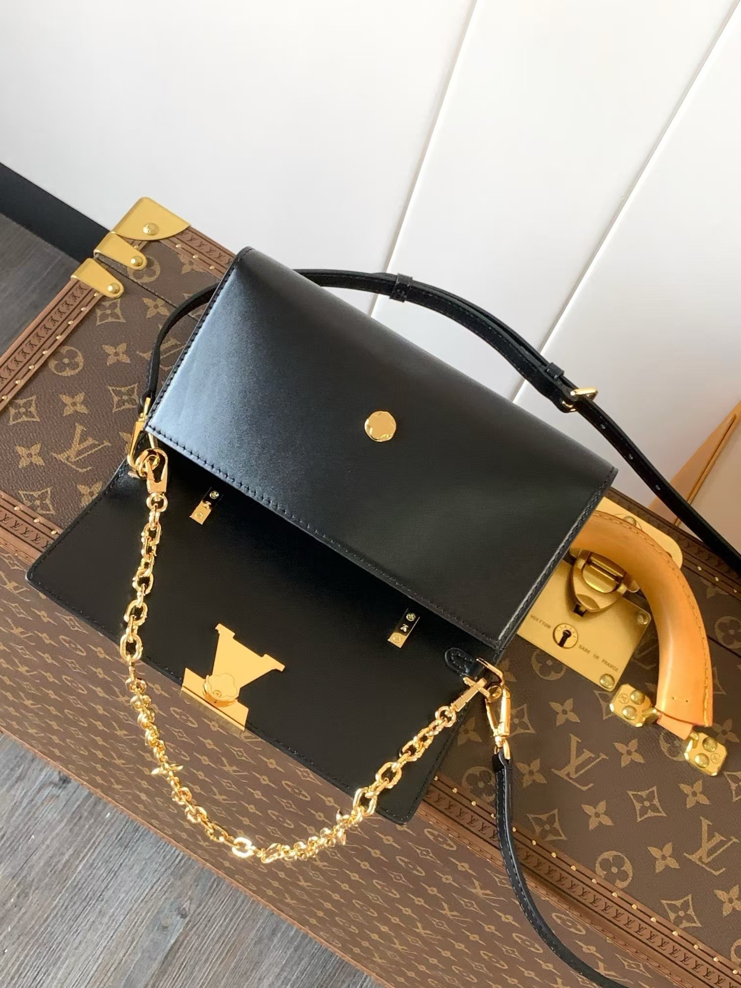 Louis Vuitton Wallet On Chain Capucines M12143 - Image 7
