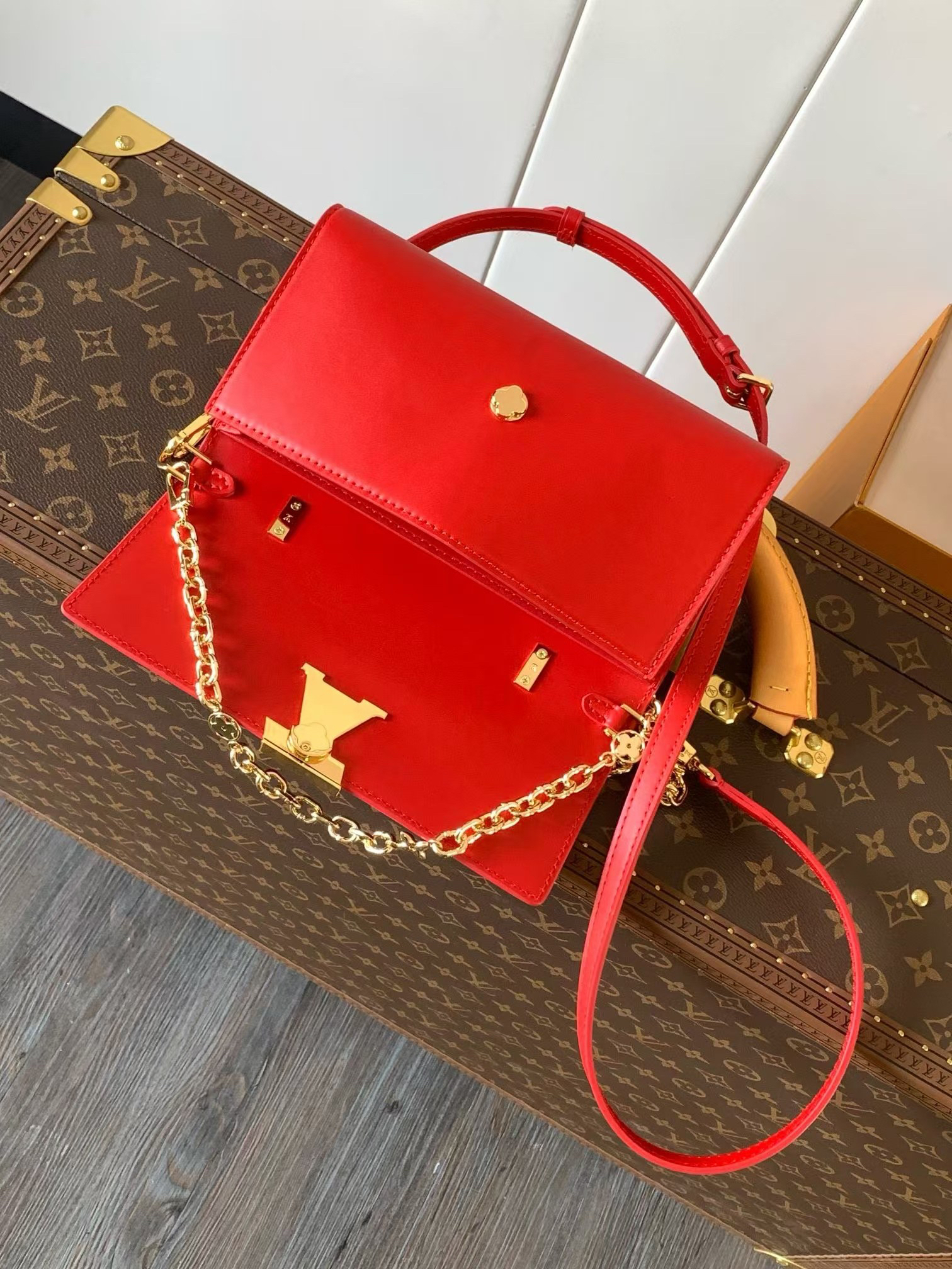 Wallet On Chain Capucines Crossbody Bag - Image 7