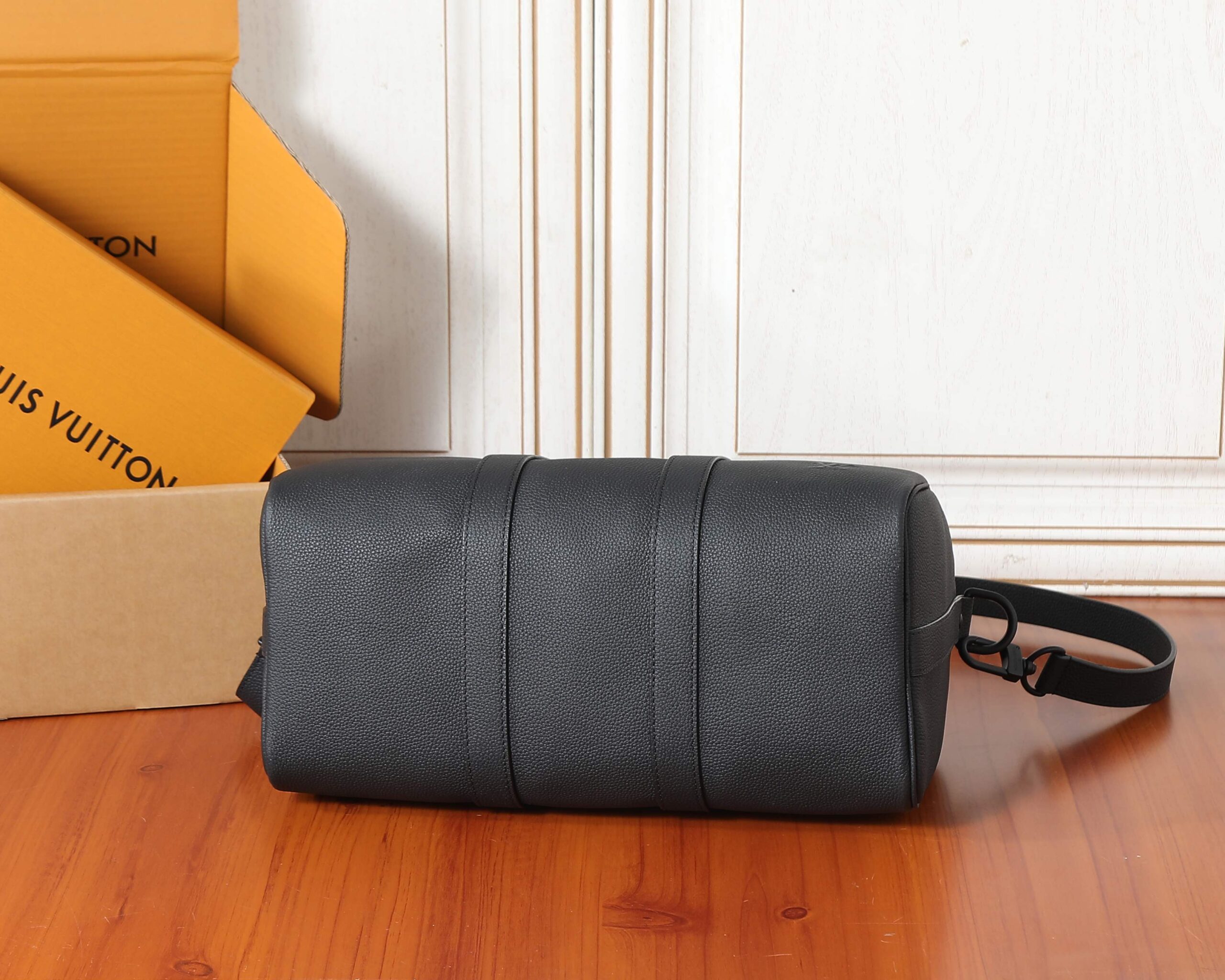 Louis Vuitton Keepall Bandouliere 35 LV Aerogram Leather Bag - Image 7