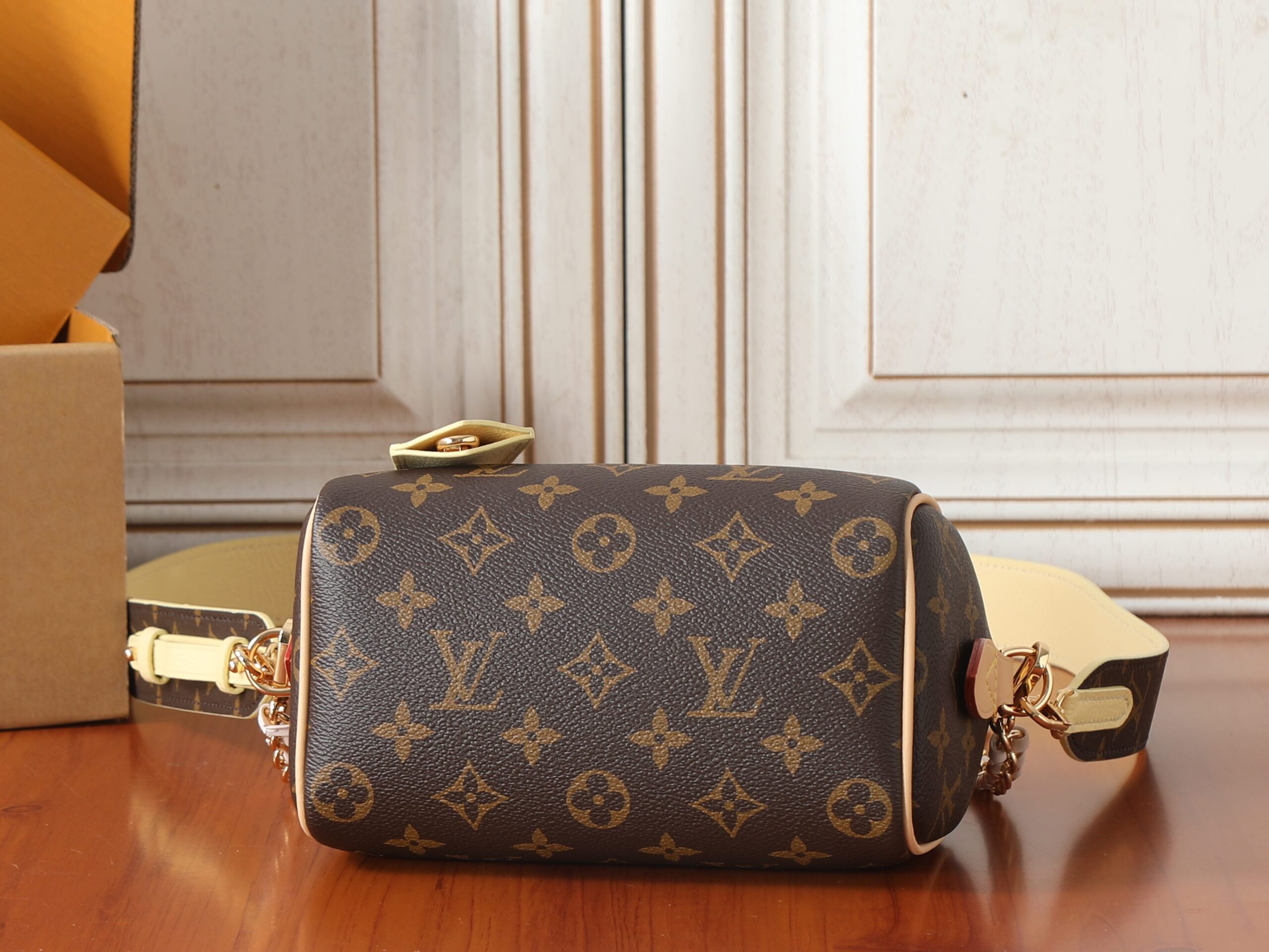 2024 China Qixi Limited Edition Speedy 18 Bag - Image 7