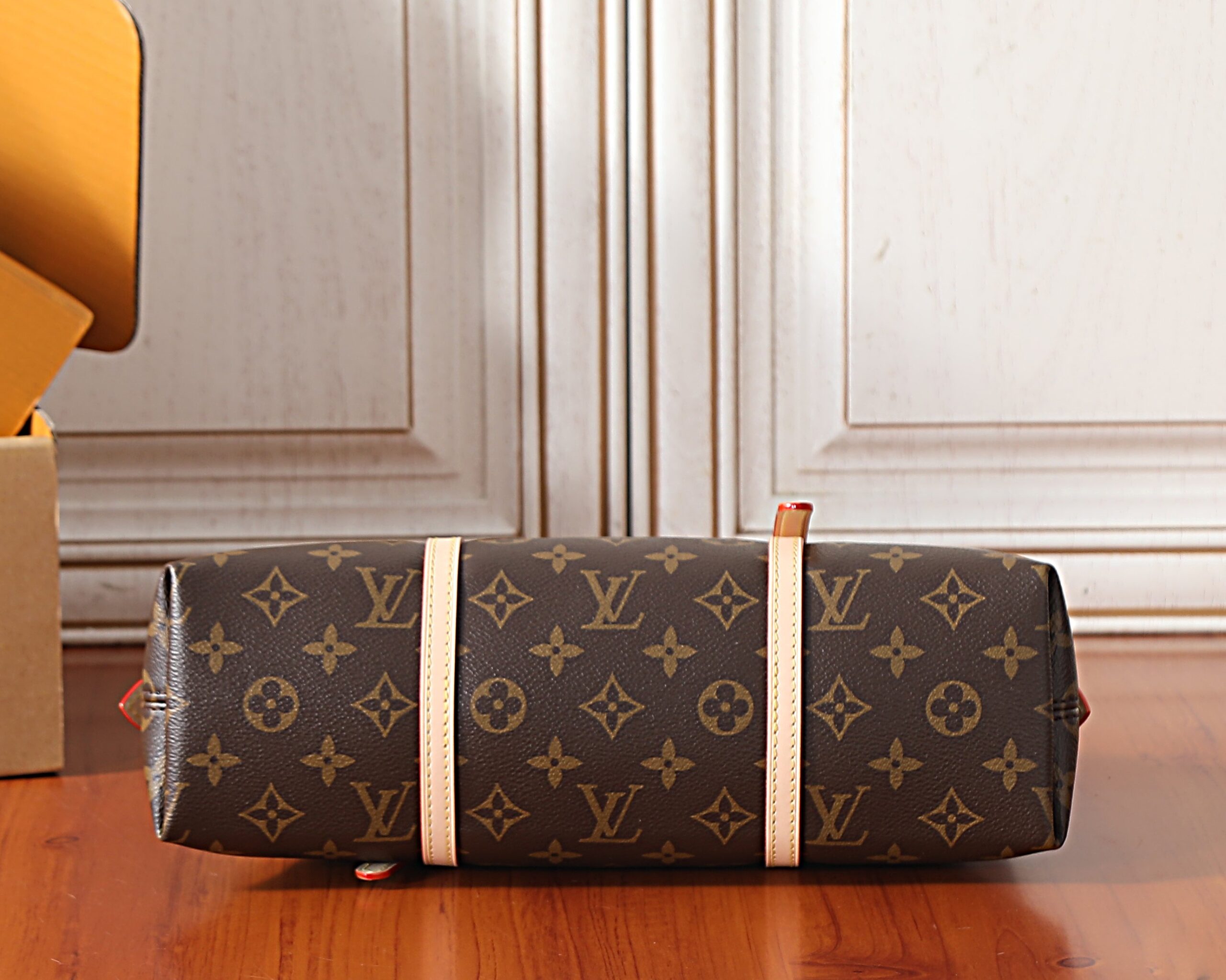 Louis Vuitton Squire Monogram Handbag - Image 7