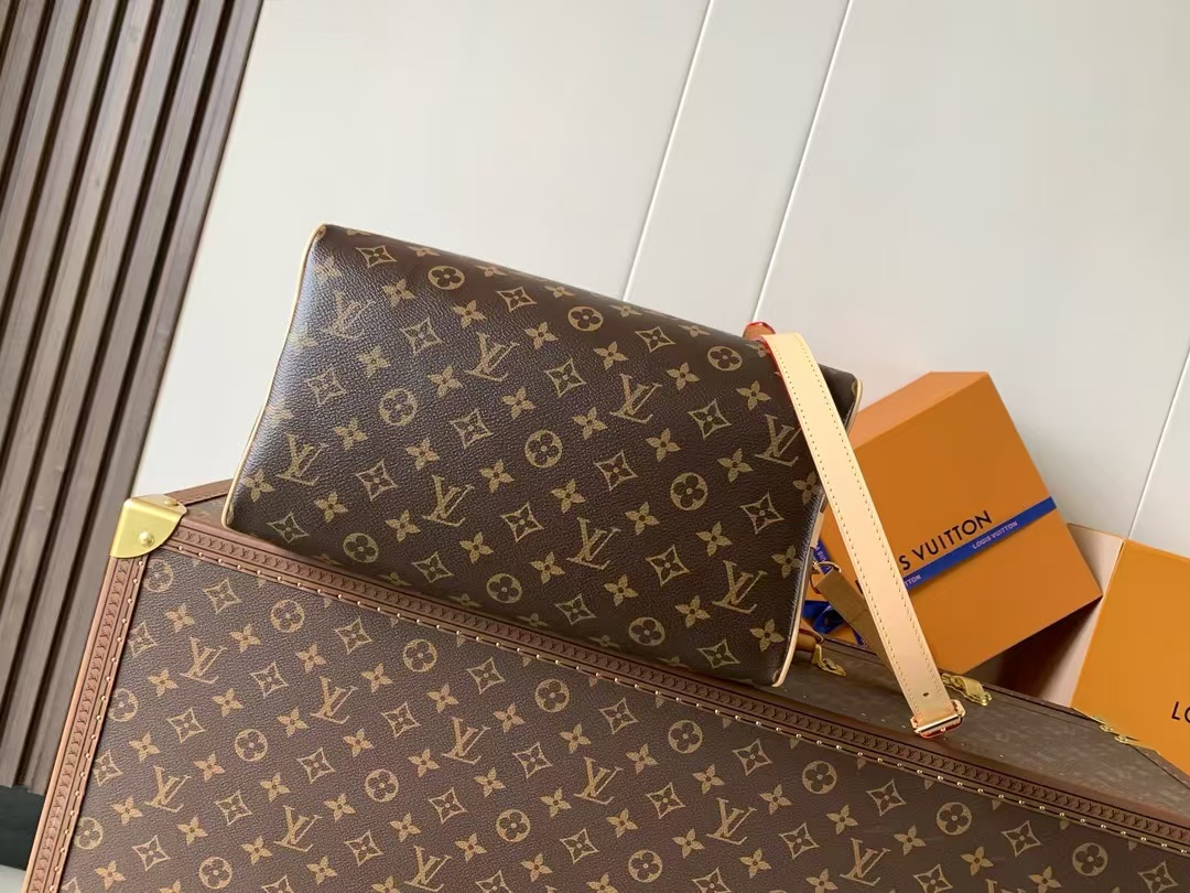 Louis Vuitton Speedy Bandouliere 30 Handbag in Monogram Canvas - Image 7