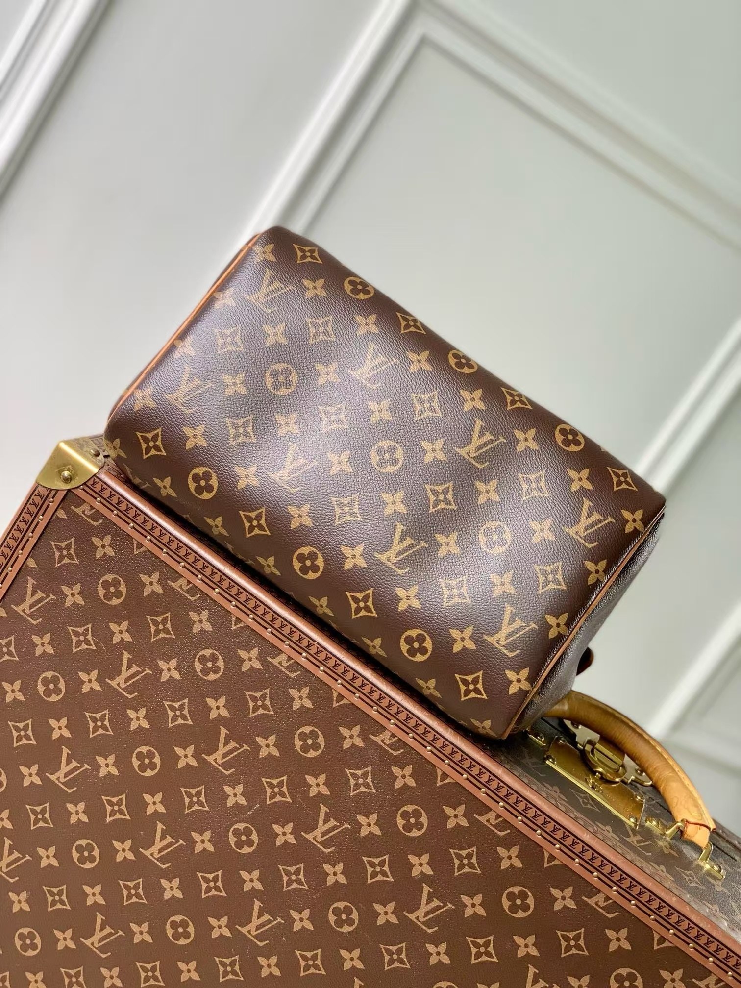Louis Vuitton Speedy Soft 30 Dark Handbag - Image 7