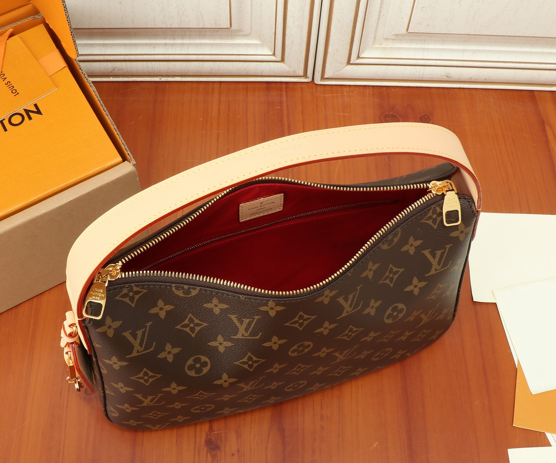 Louis Vuitton Slouchy Small Handbag M11952 - Image 7