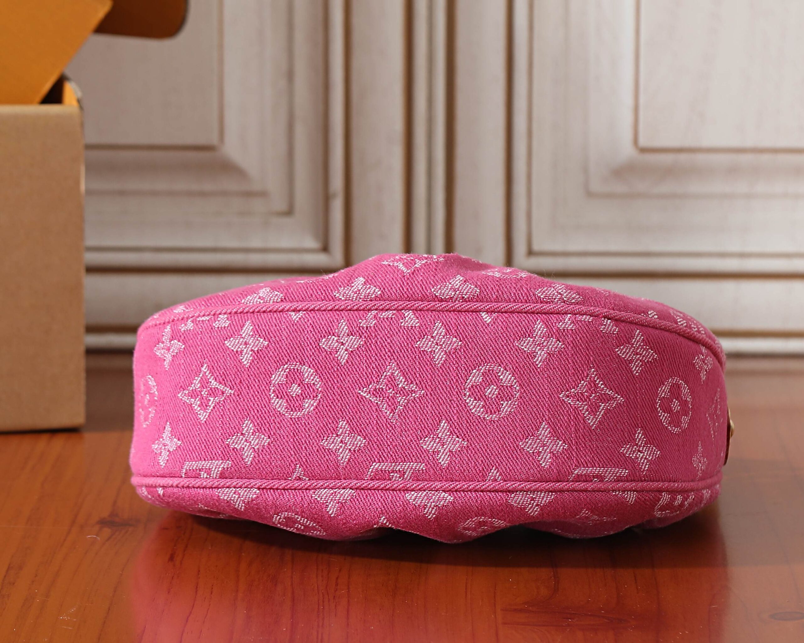 Louis Vuitton Pochette Valley Denim Bag - Image 7