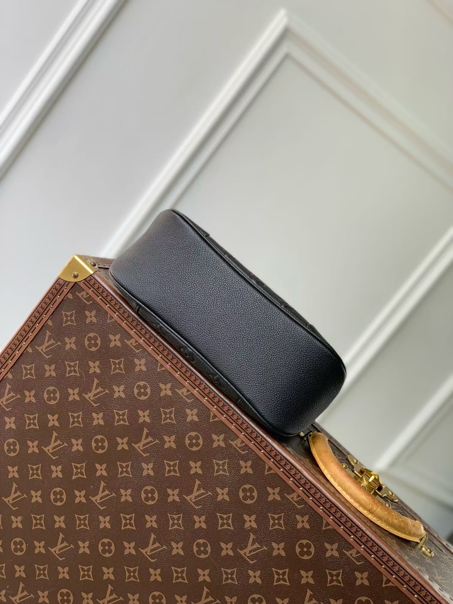Louis Vuitton Boulogne Handbag in Monogram Empreinte Leather - Image 7
