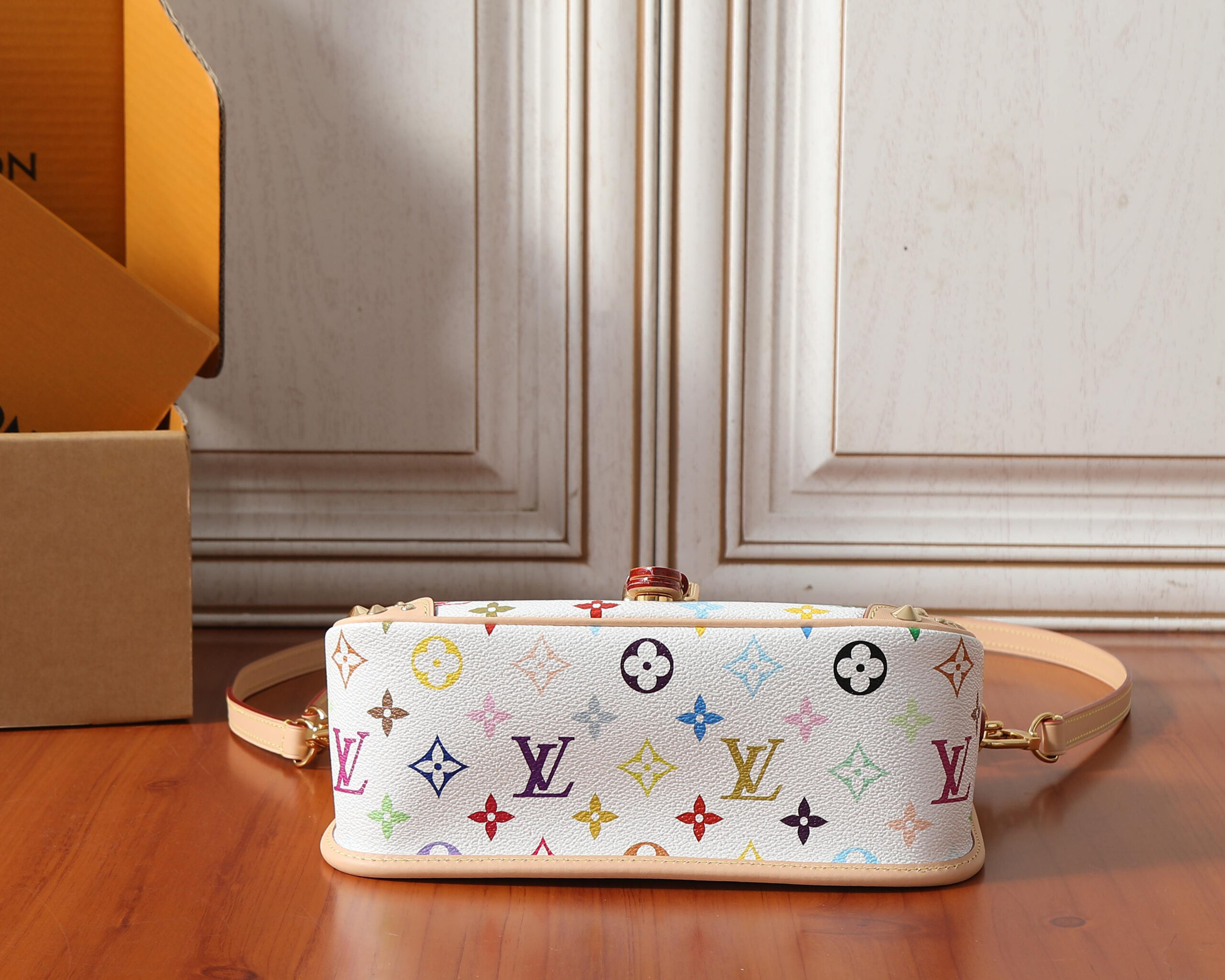 Louis Vuitton Diane Small Crossbody Bag in Monogram Canvas - Image 7