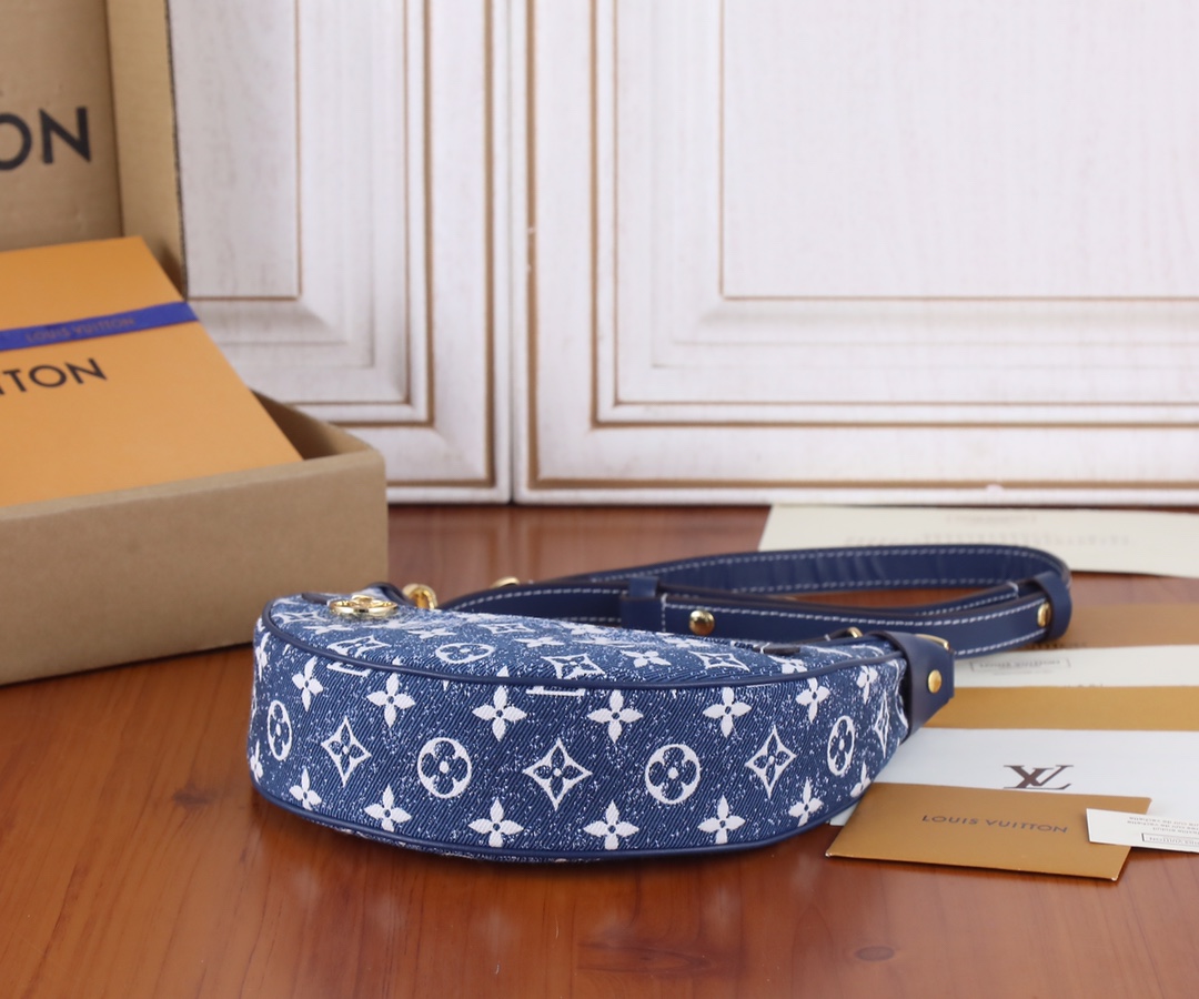 Louis Vuitton Loop Crescent Shoulder Bag M81166 - Image 7