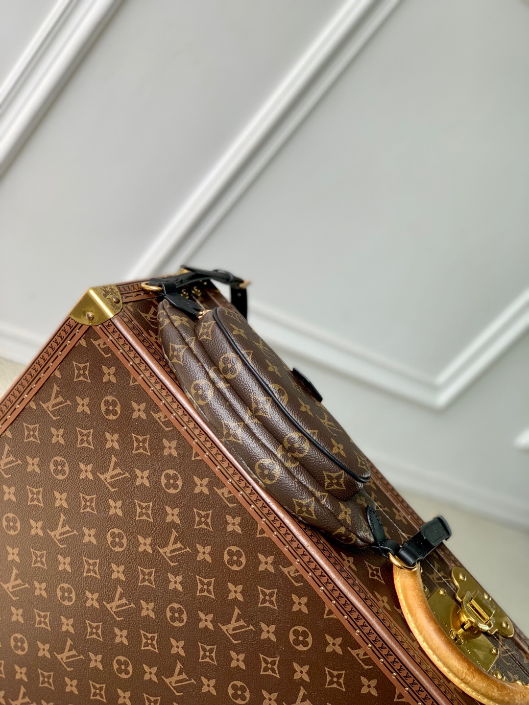 Louis Vuitton Monogram Belt Bag M14806 - Image 7