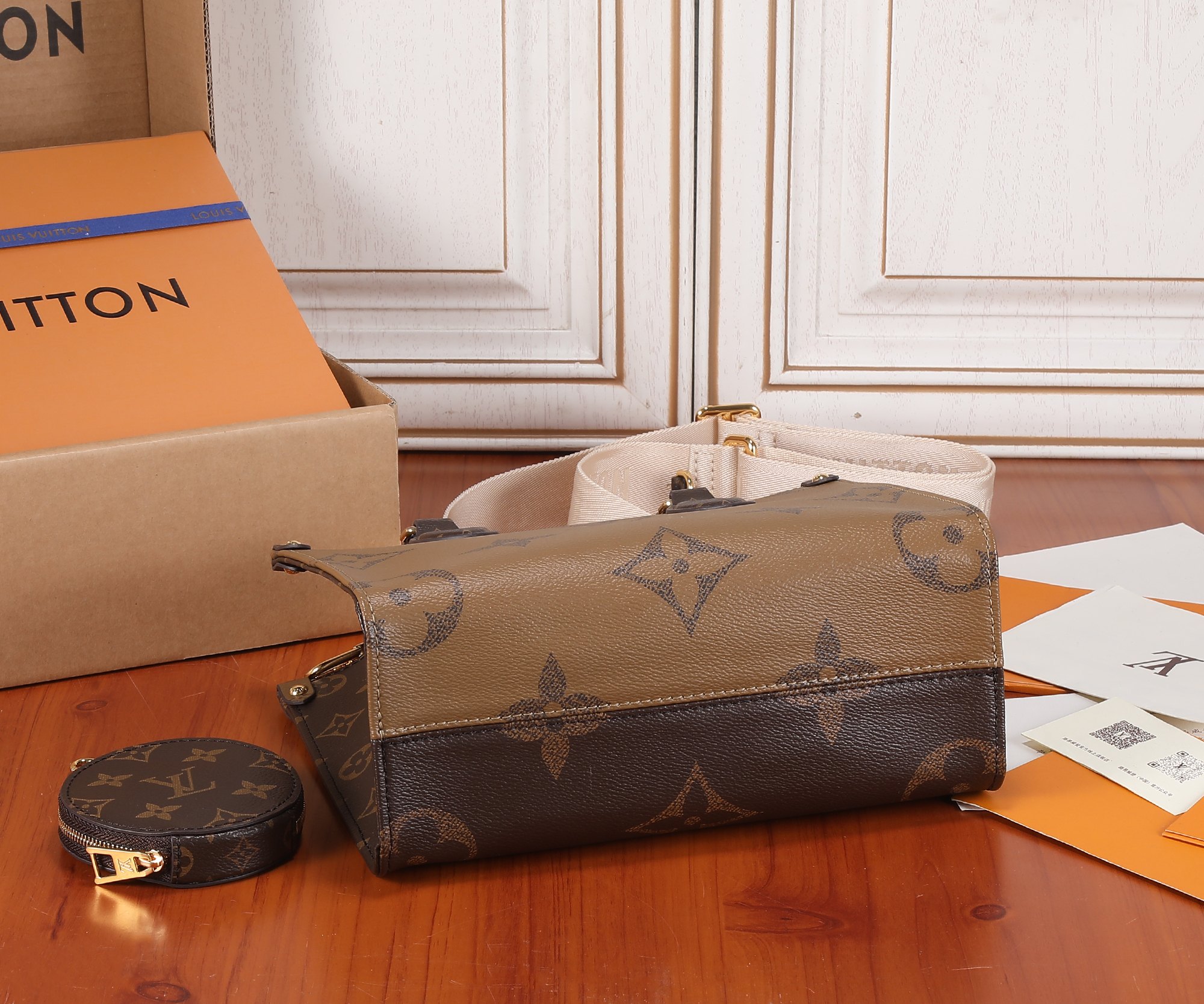 Louis Vuitton OnTheGo Small Handbag in Monogram and Monogram Reverse Canvas - Image 7