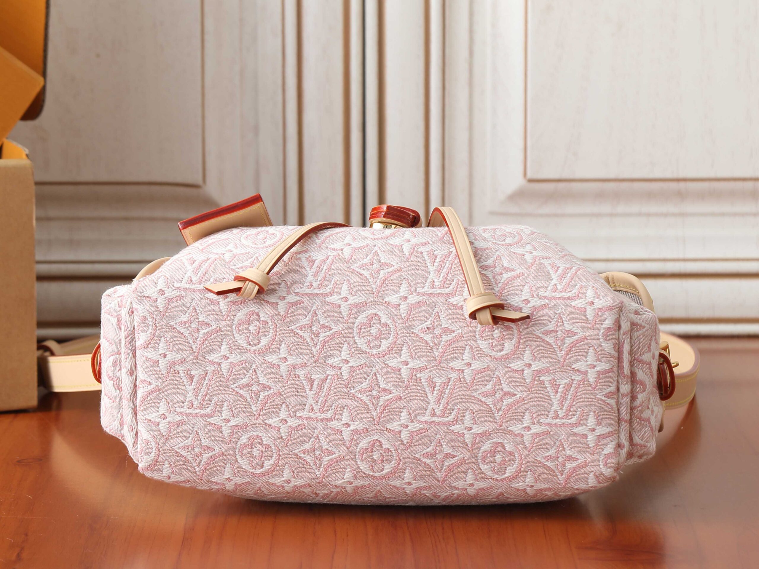 Louis Vuitton Odyssée Small Handbag in Monogram Emblème Canvas - Image 7