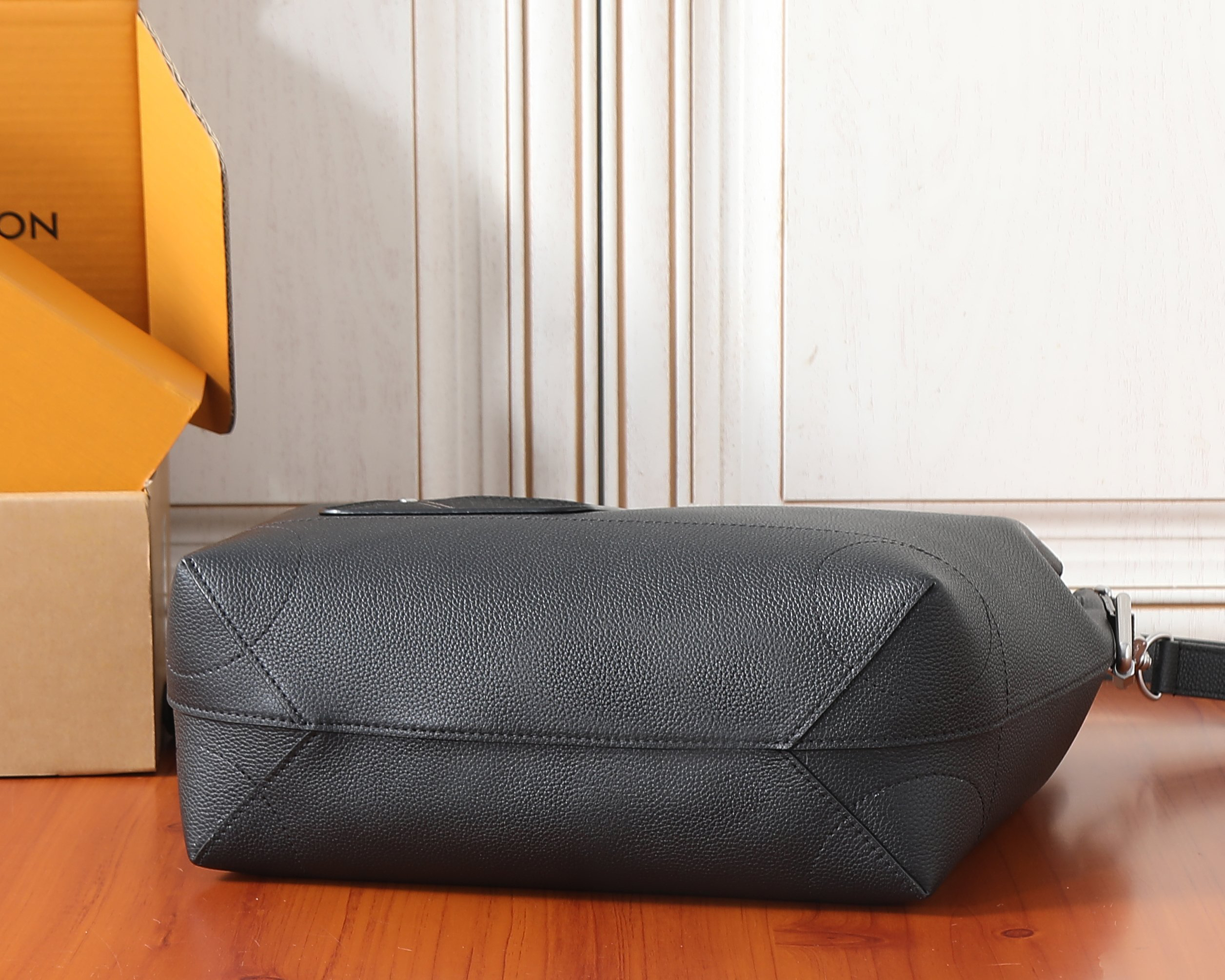 Louis Vuitton Steamer 30 Handbag - Image 7