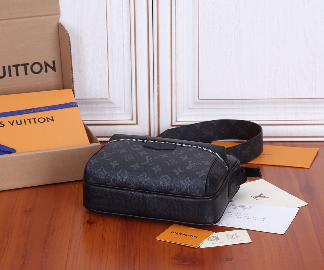 Louis Vuitton M30233 Outdoor Messenger Bag in Taiga Leather and Monogram Eclipse Canvas - Image 7
