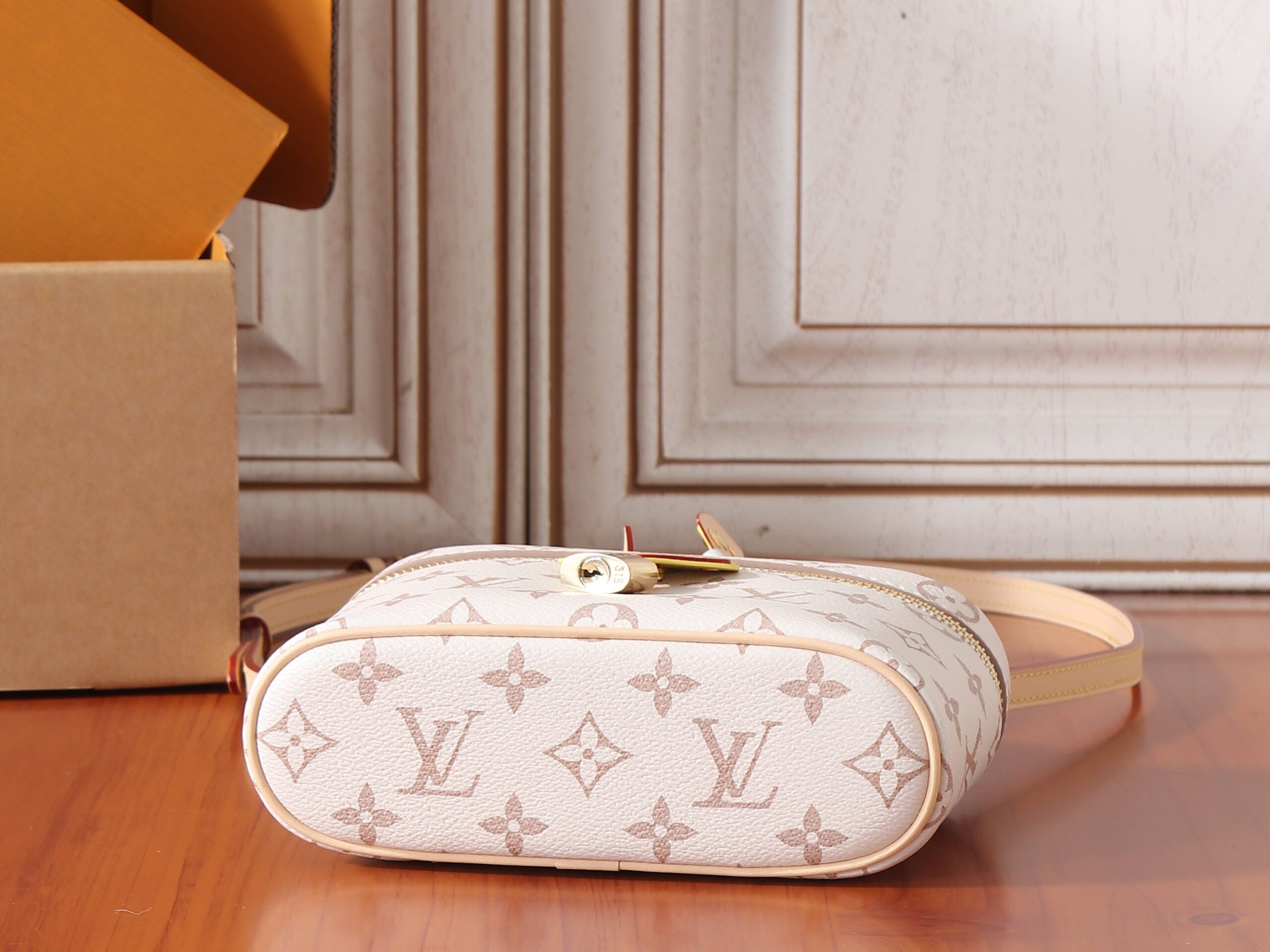 Louis Vuitton Vanity Chain Pouch - LV Crafty Monogram Dune - Image 7