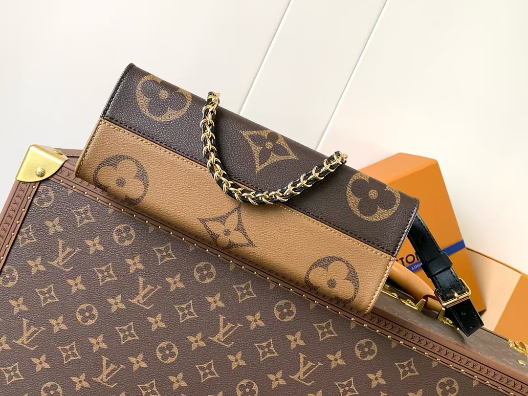 Louis Vuitton OnTheGo East West Handbag M14236 - Image 7
