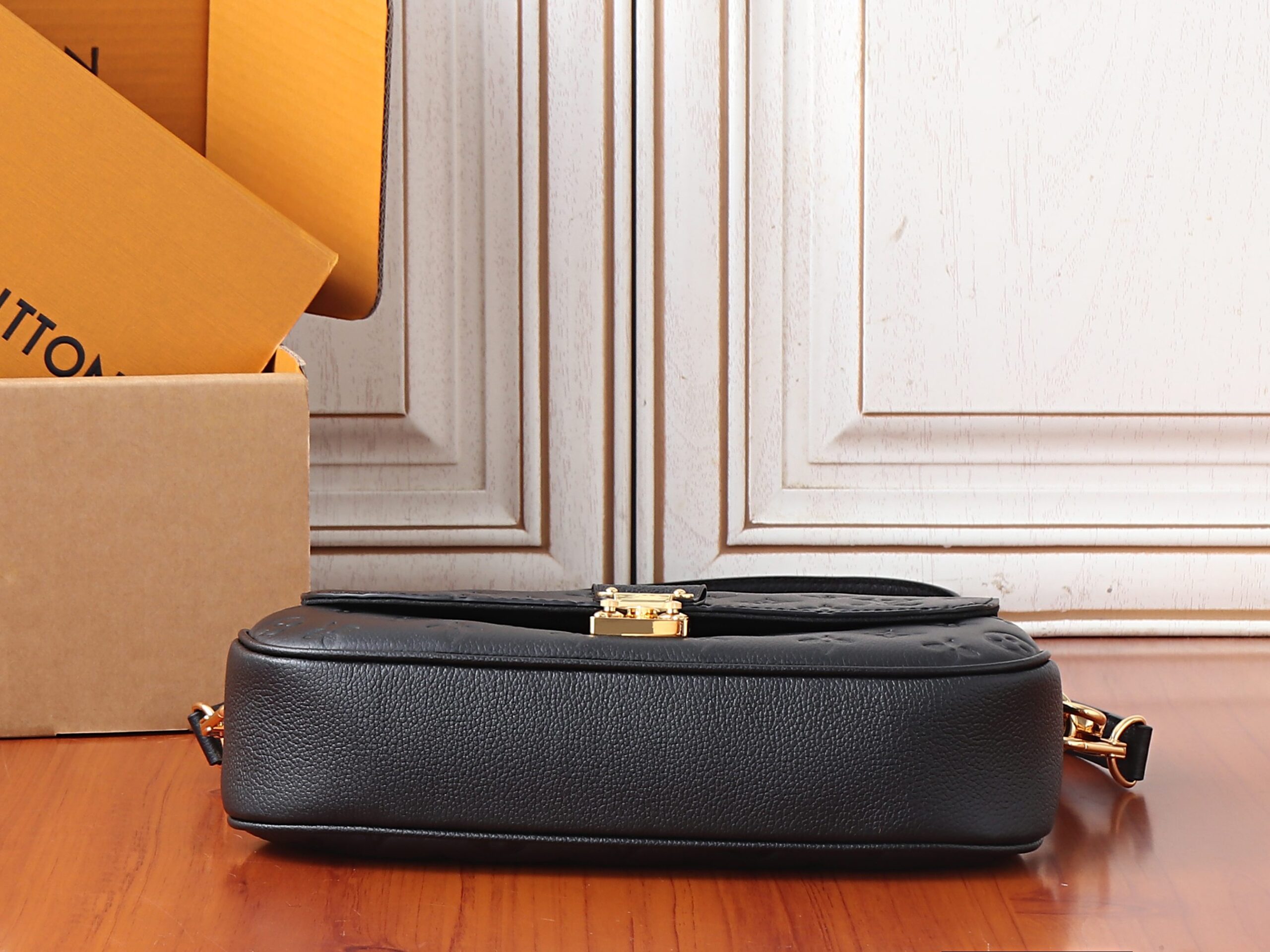 Louis Vuitton Pochette Metis Soft Small Crossbody Bag - Image 7