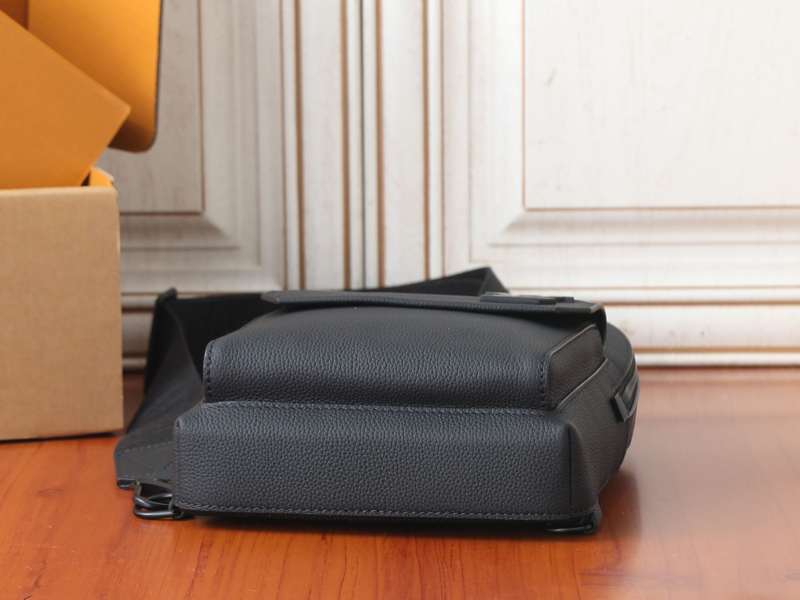 Louis Vuitton Pilot Shoulder Bag - Image 7