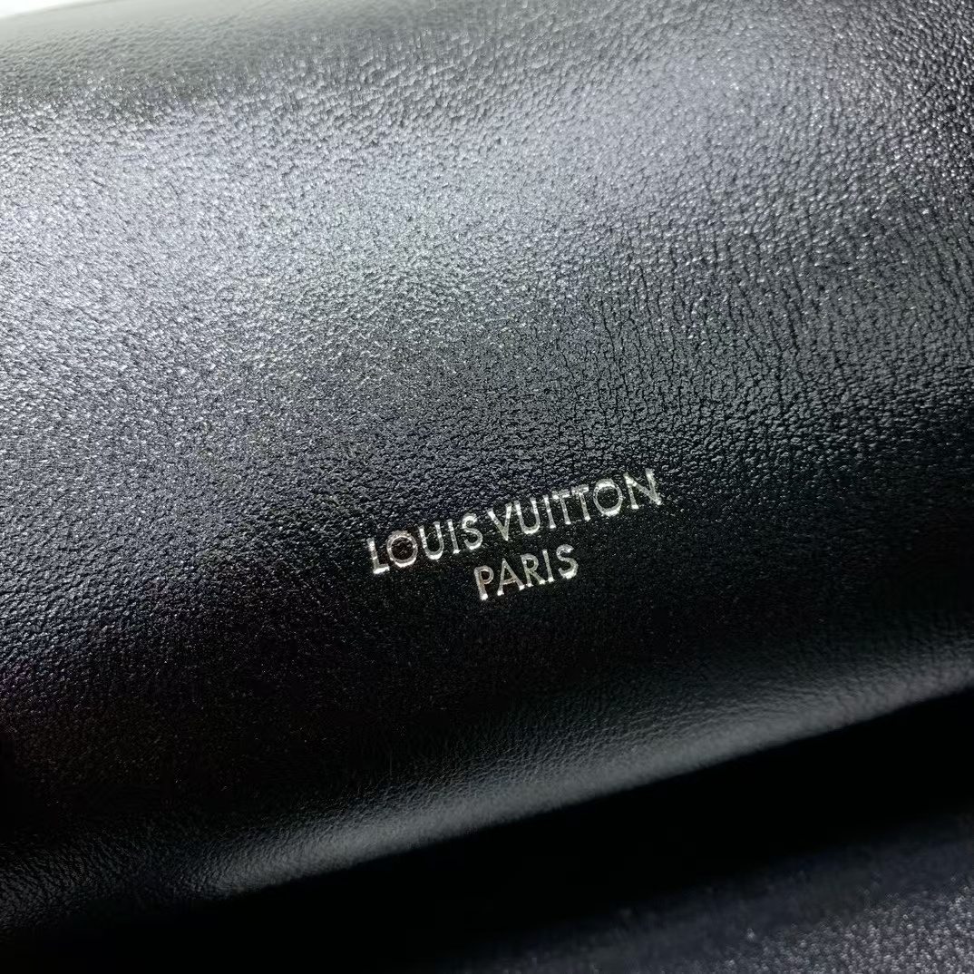 Pochette Vibe Crossbody Bag from the LV Vibe Collection - Image 7