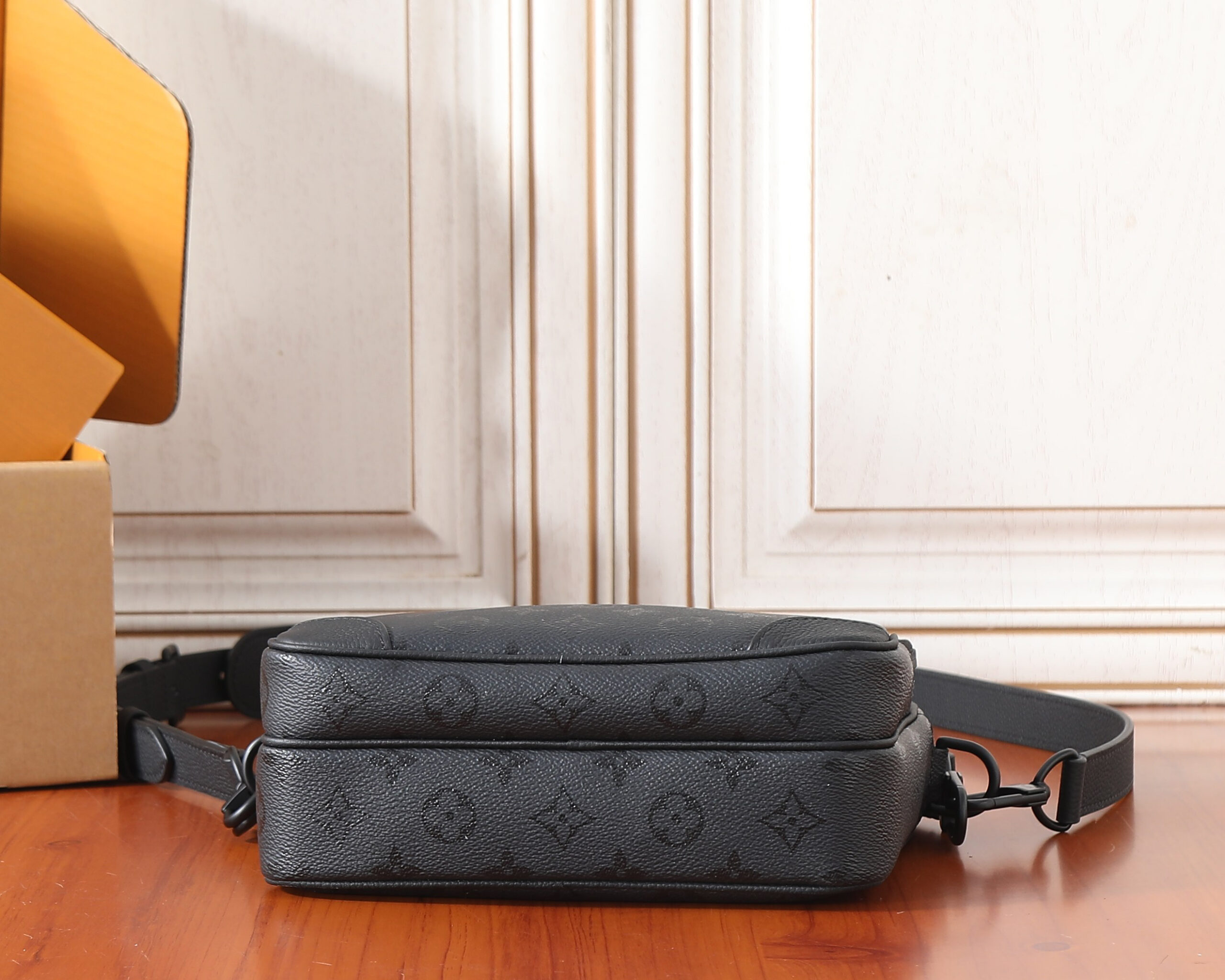 Louis Vuitton Nil Crossbody Bag in Monogram Midnight - Image 7