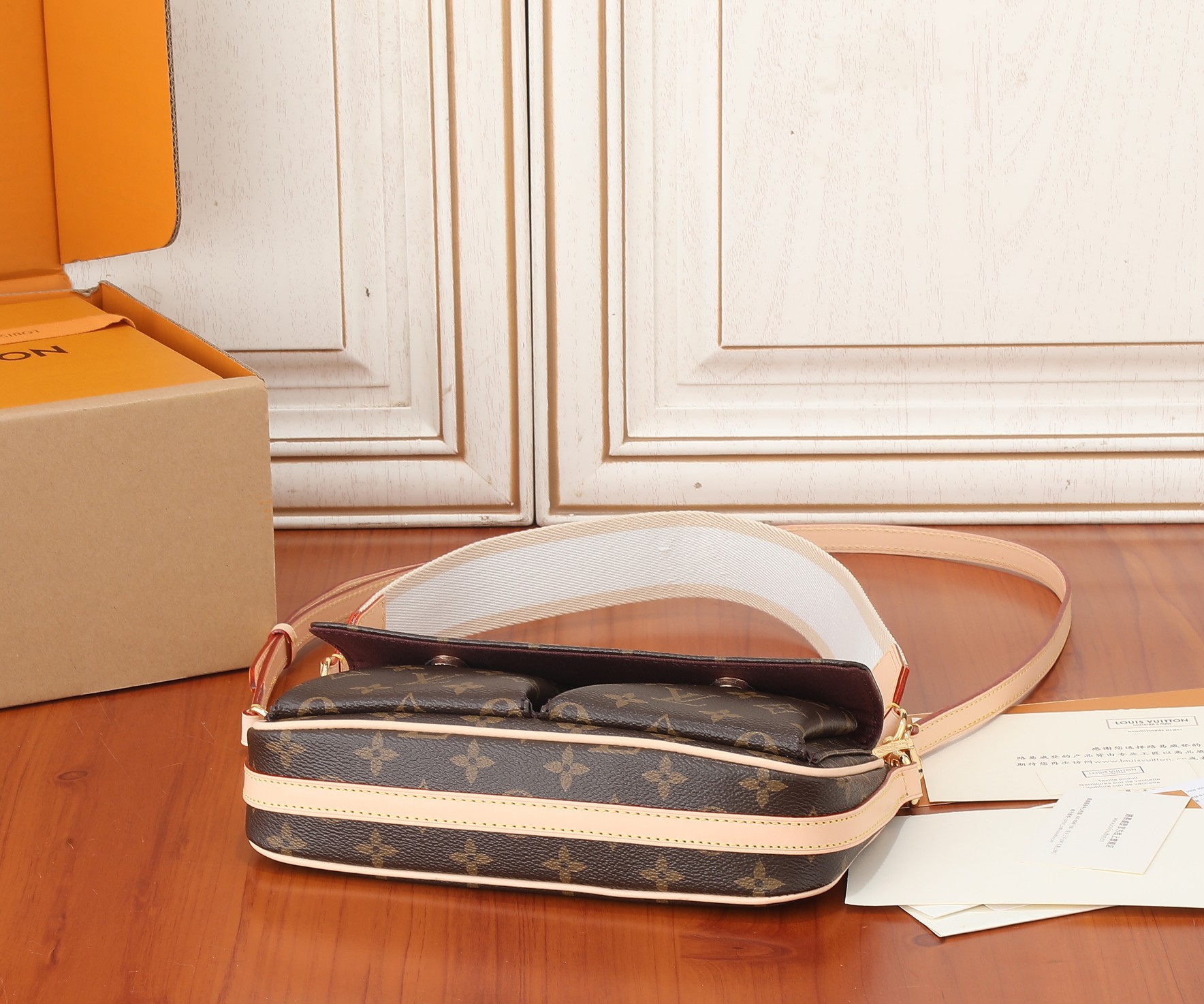 Louis Vuitton Vibe Handbag - Image 7
