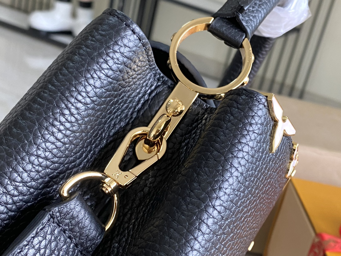 Louis Vuitton Capucines BB Handbag in White Calfskin - Image 7