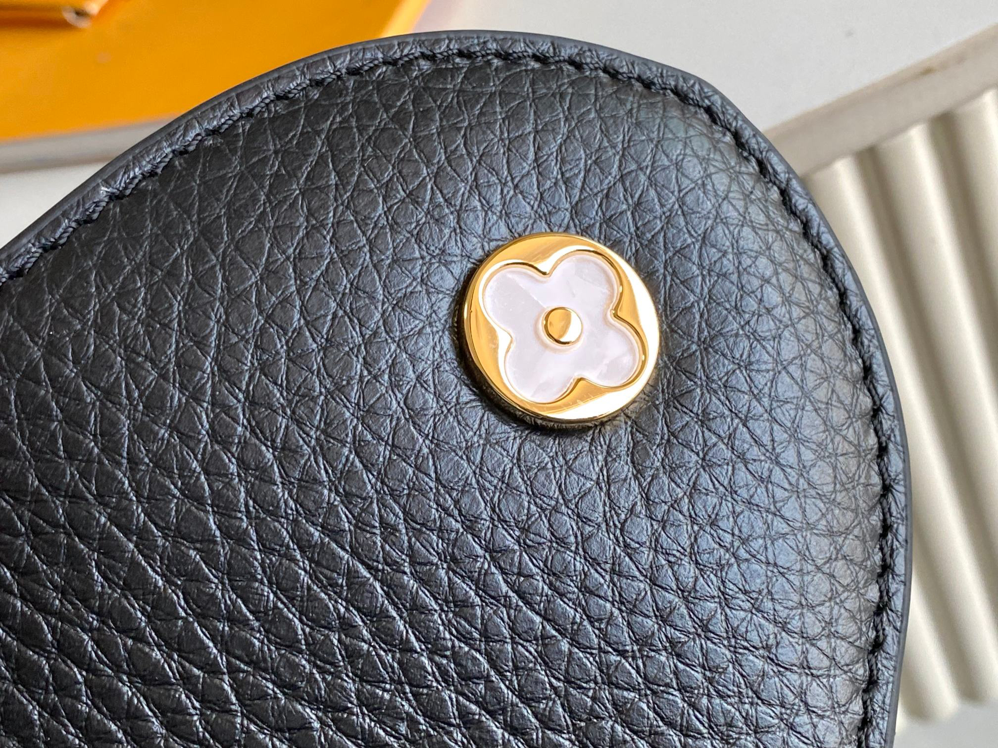 Louis Vuitton Capucines Flower Crown Medium Handbag - Image 7