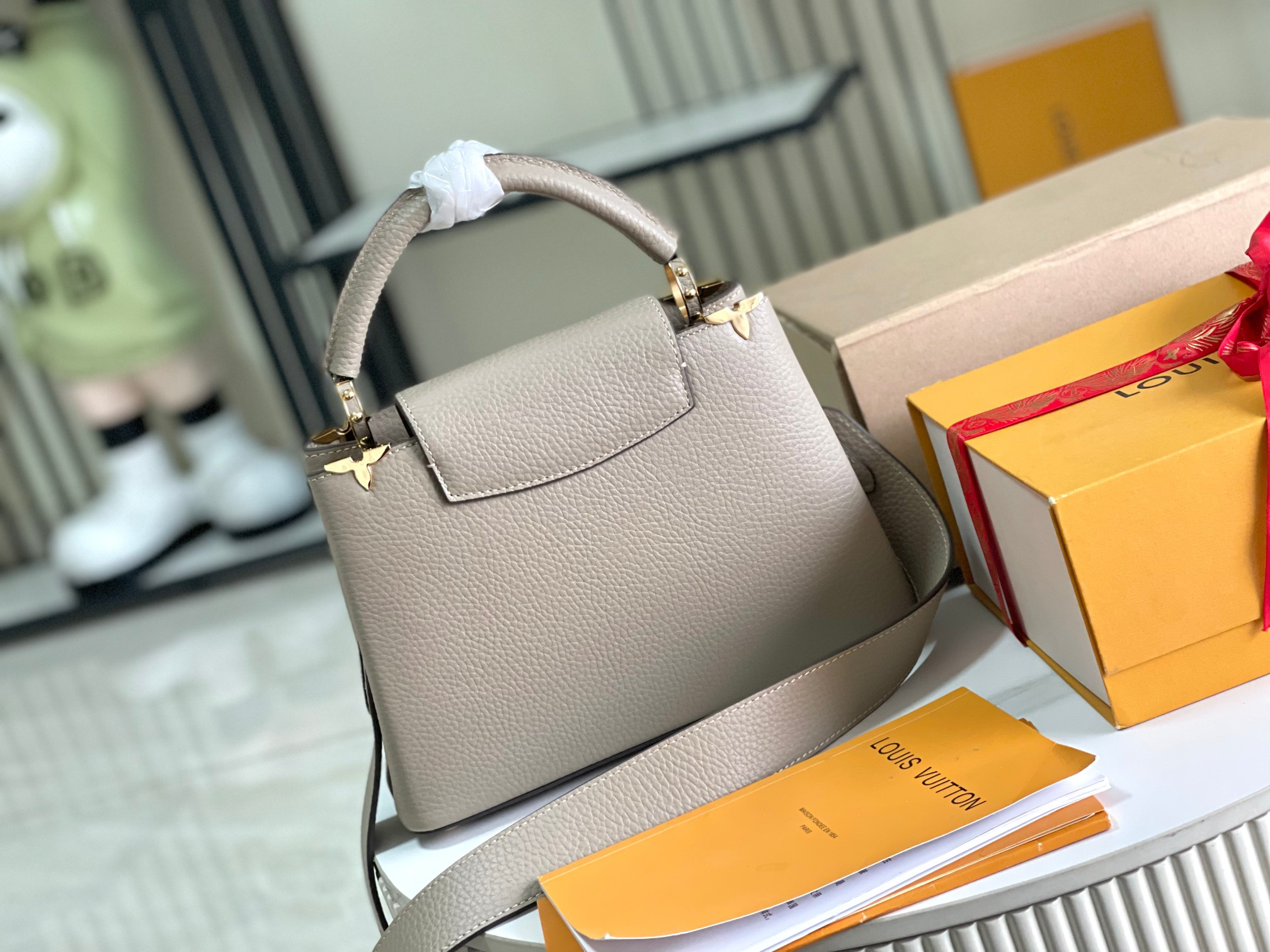 Louis Vuitton Capucines Flower Crown Small Handbag - Image 7