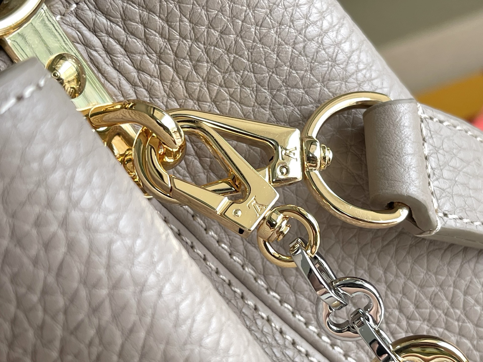 Louis Vuitton Capucines BB Handbag, Gray, Small - Image 7