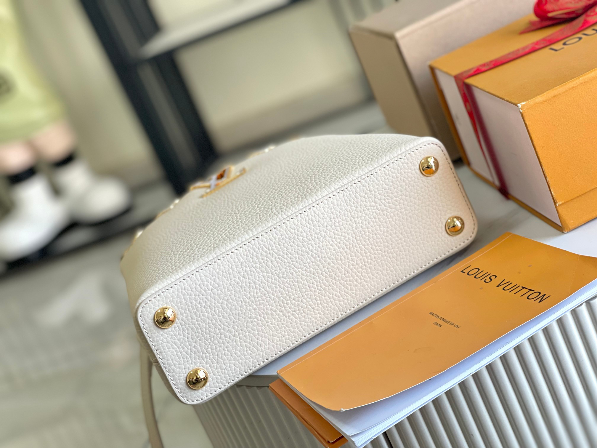 Louis Vuitton Capucines Flower Crown Small Handbag - Image 7