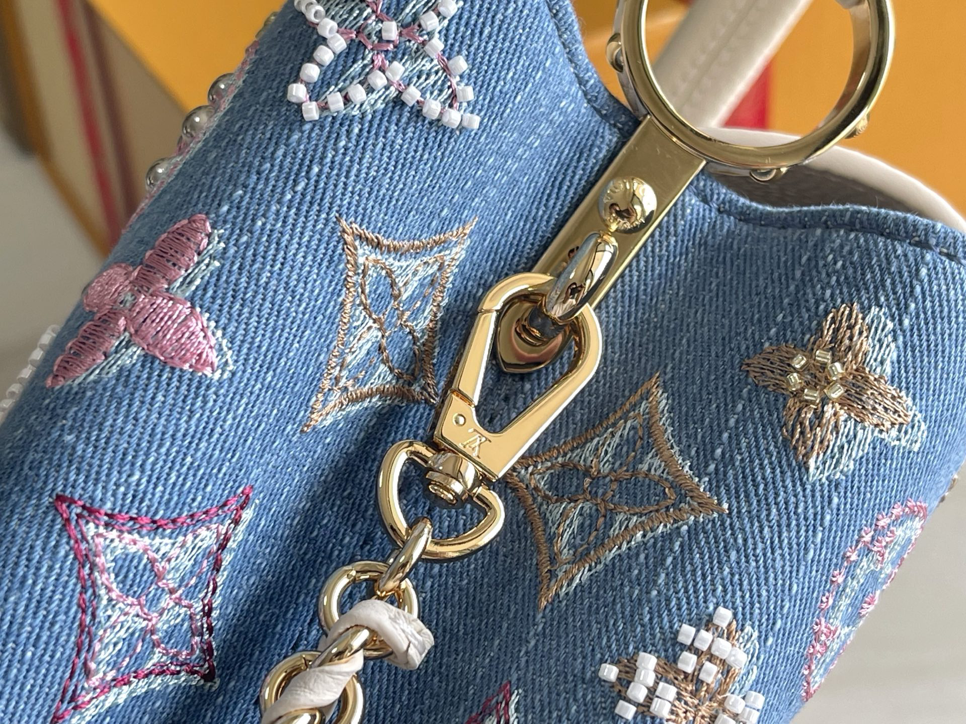 Capucines BB Handbag in Denim - Image 7