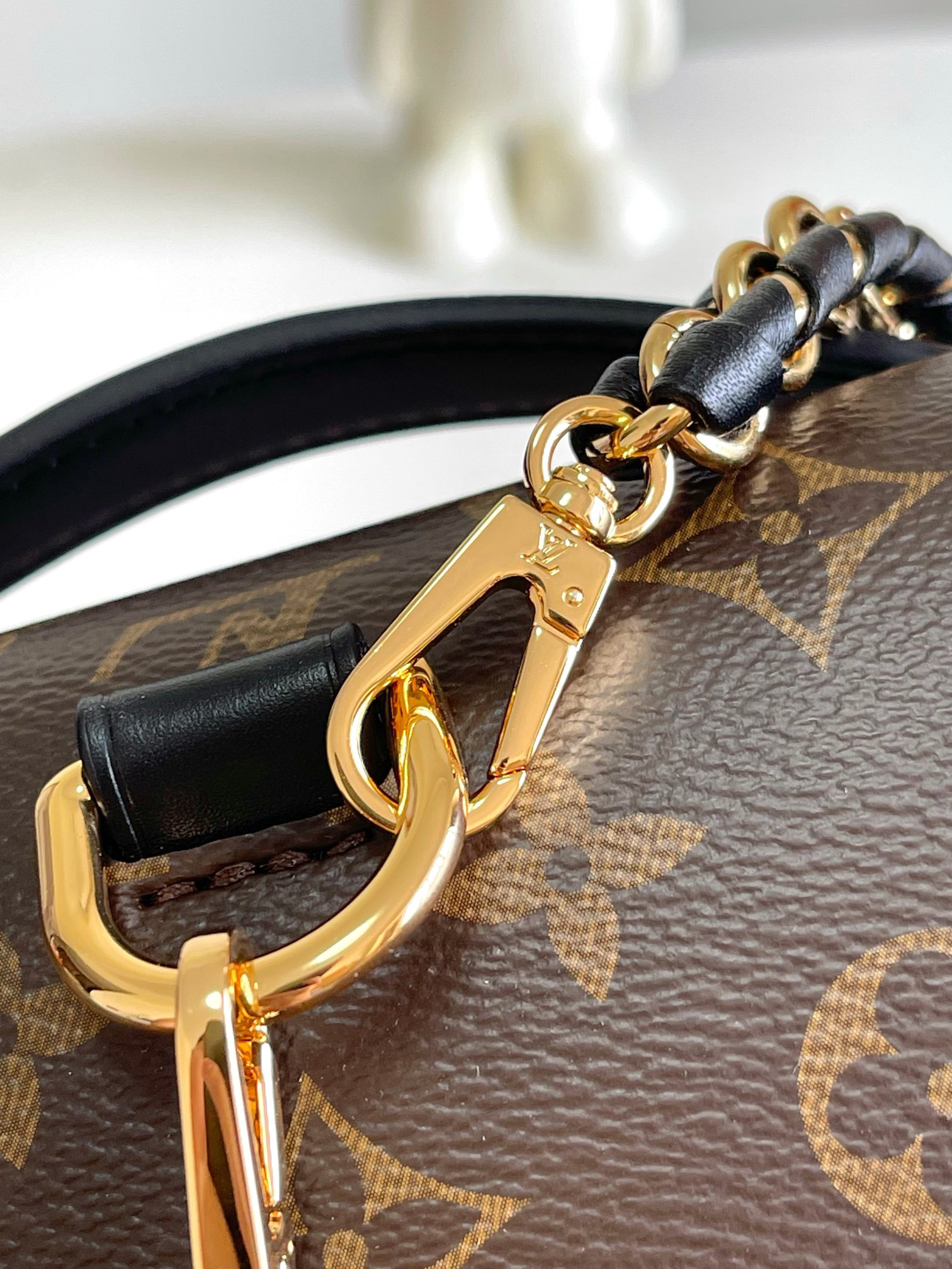 Louis Vuitton Pochette Metis Monogram Reverse Crossbody Bag - Image 7