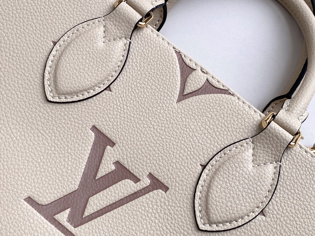 Louis Vuitton OnTheGo Small Tote Bag M45654 in White Monogram Cowhide Leather - Image 7