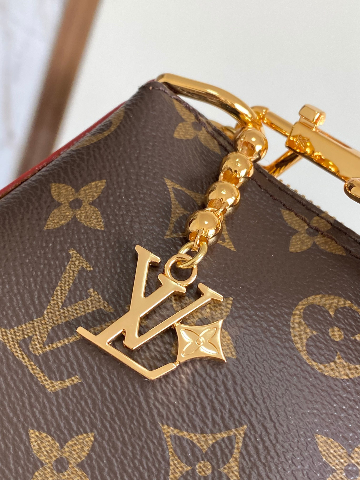 Louis Vuitton Metis Handbag M14018 - Image 7