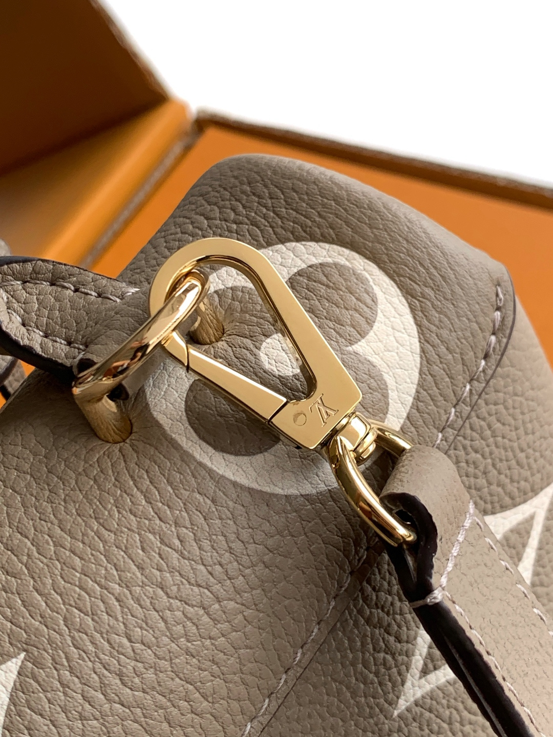 Louis Vuitton Madeleine BB Handbag - Image 7