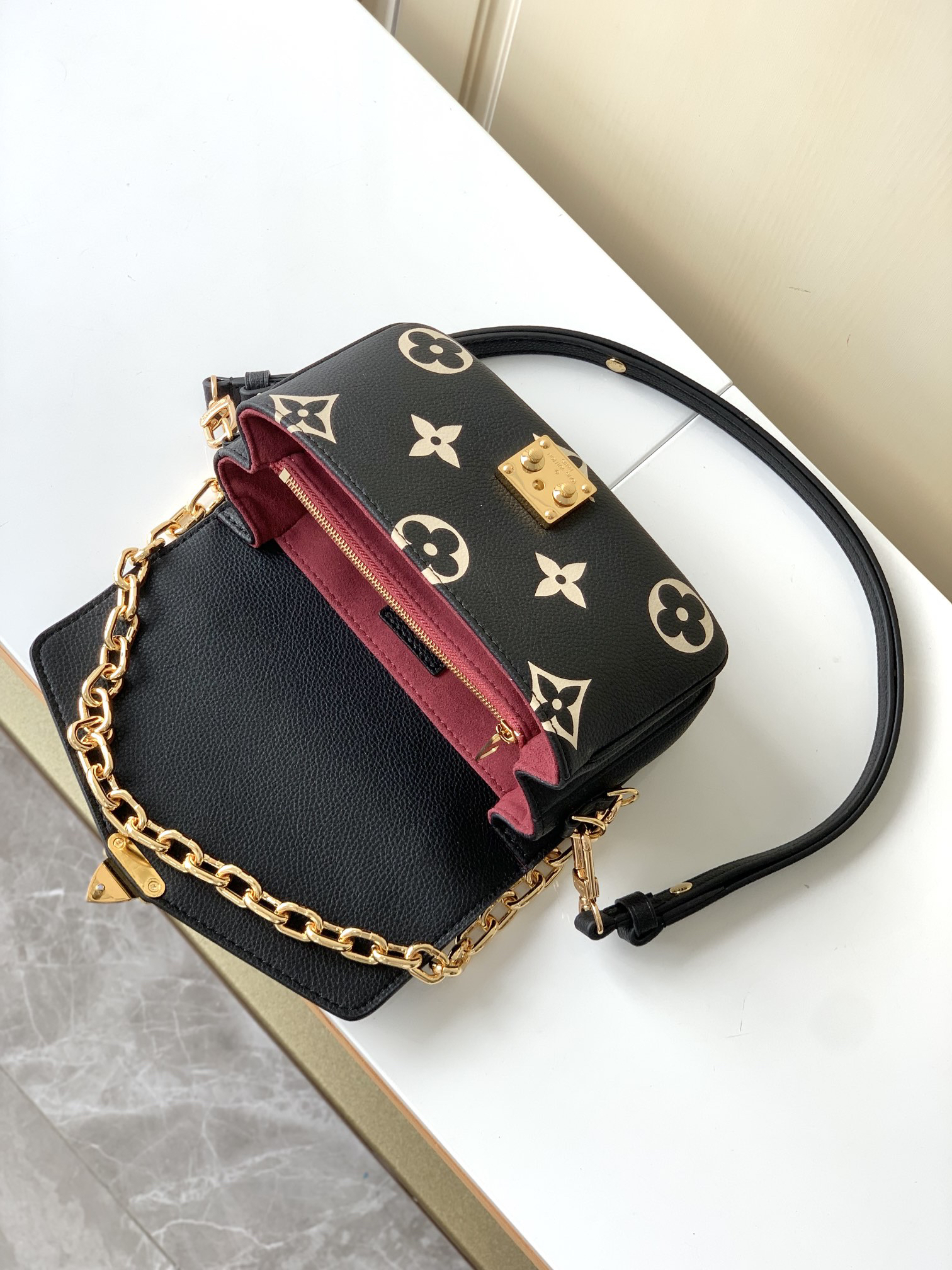 Louis Vuitton Pochette Métis East West Crossbody Bag - Image 7