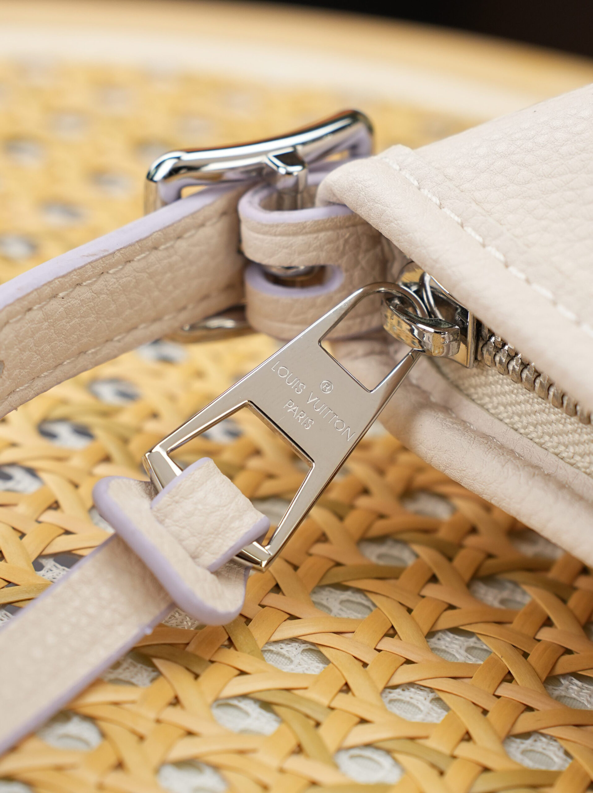 Louis Vuitton CarryAll Handbag in Monogram Empreinte Leather - Image 7