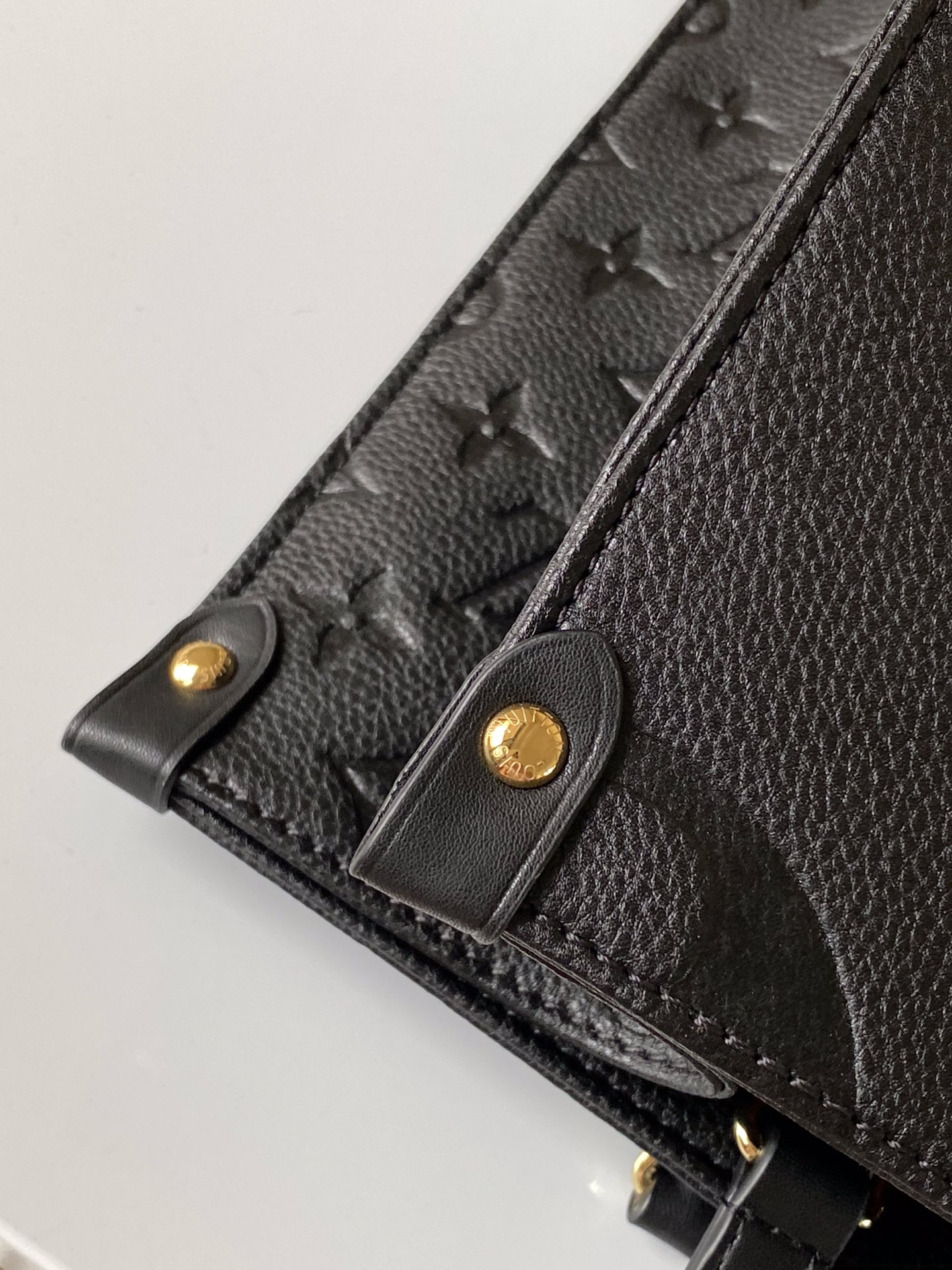 Louis Vuitton Onthego Small Tote Bag M45595 in Black Monogram - Image 7
