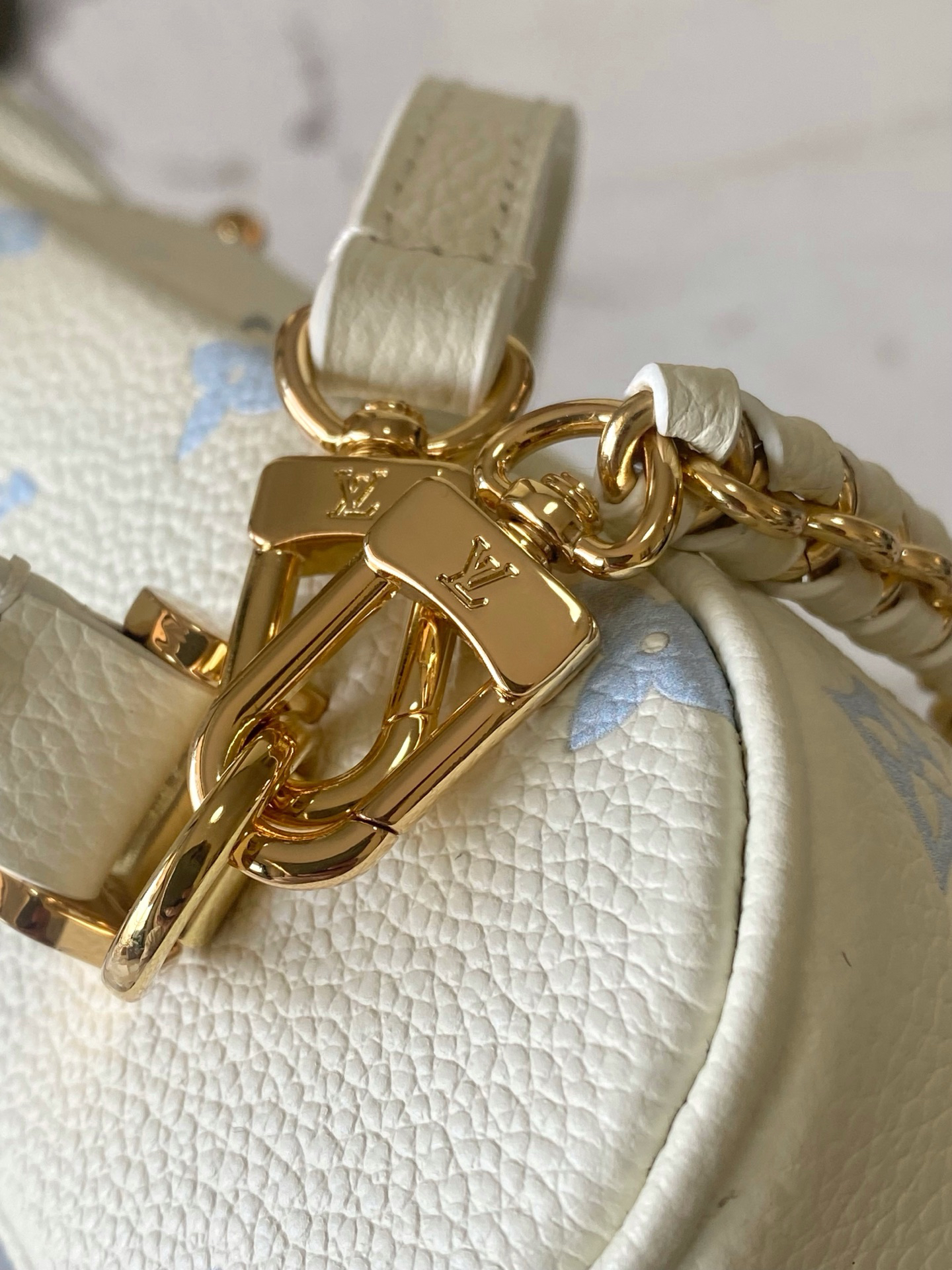 Louis Vuitton Vanity Chain Pouch in Monogram Empreinte Leather - Image 7