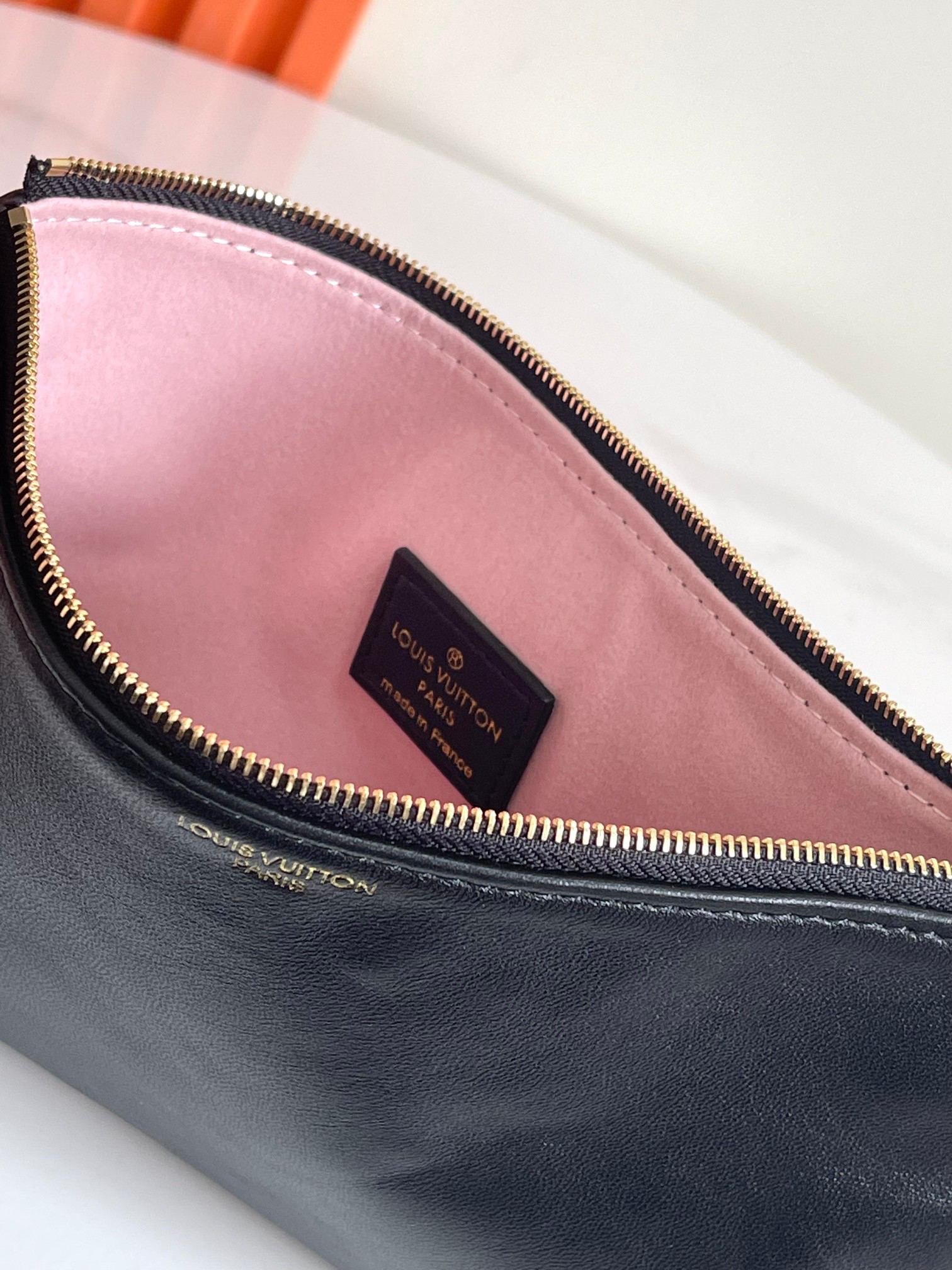 Louis Vuitton Coussin Hobo Bag in Top-Grain Lambskin - Image 7