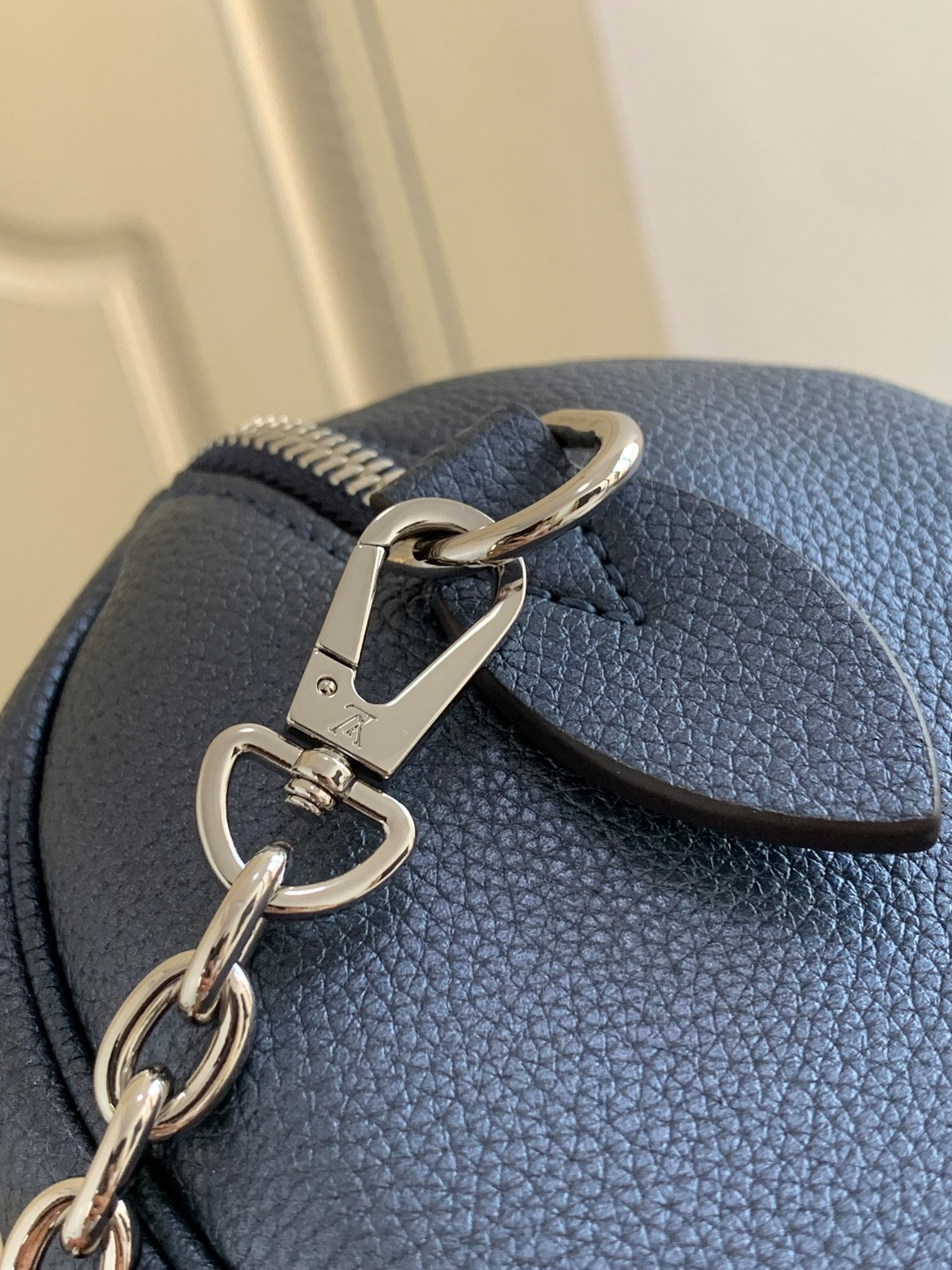 Louis Vuitton Speedy Bandoulière 20 Monogram Empreinte Leather Crossbody Bag - Image 7