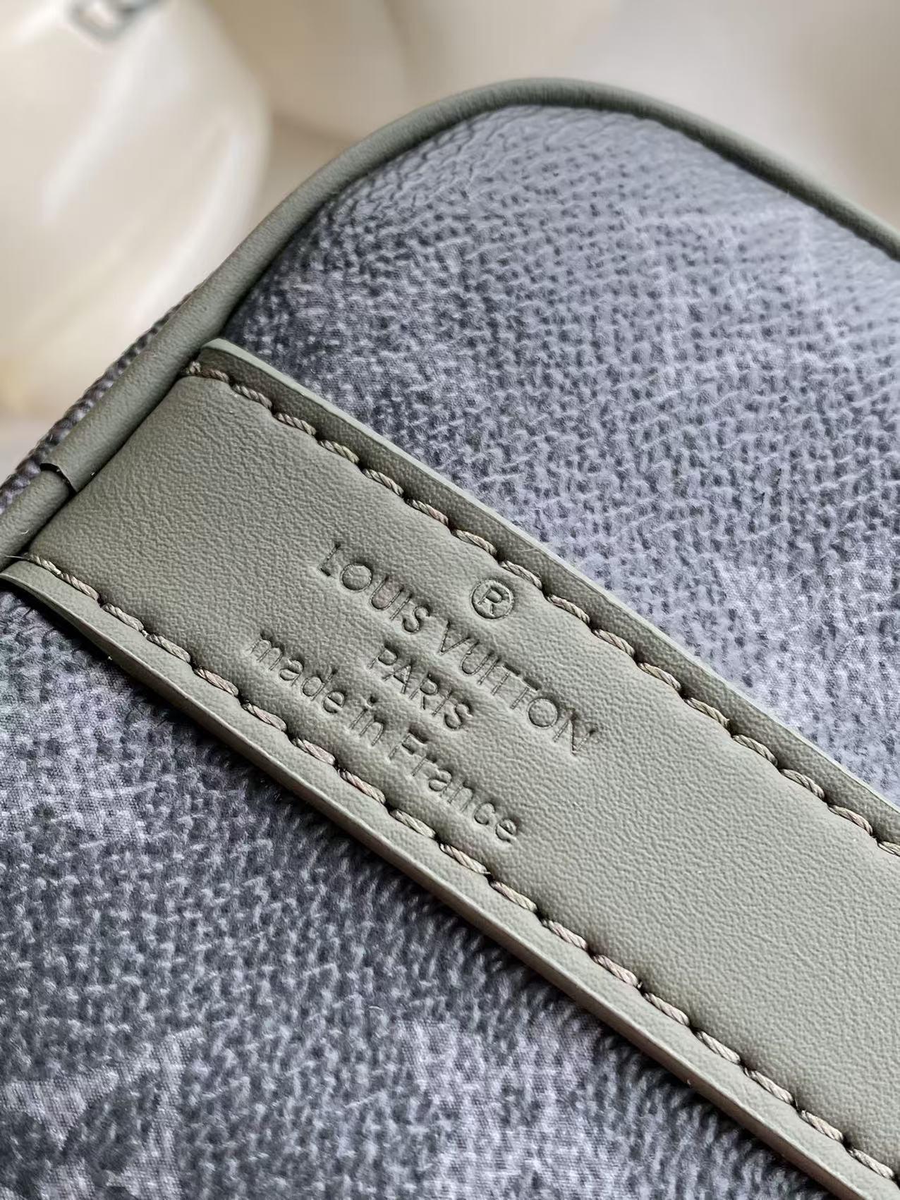 Louis Vuitton Keepall Bandoulière 25 Monogram Eclipse Crossbody Bag - Image 7