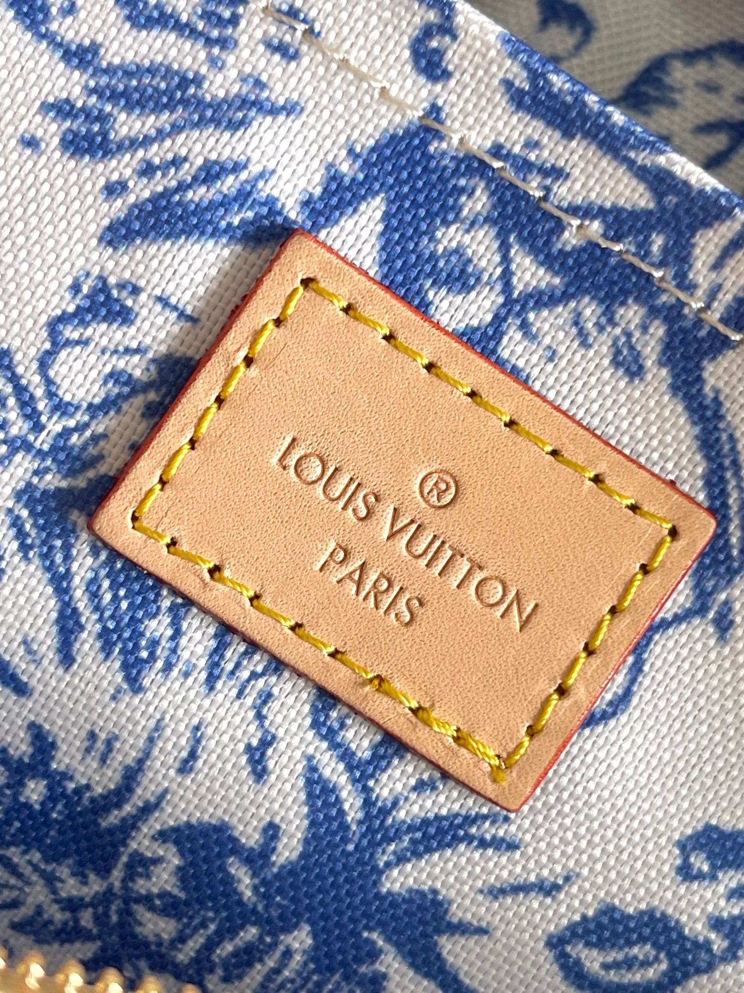 Louis Vuitton OnTheGo East West Handbag in Blue - Image 7