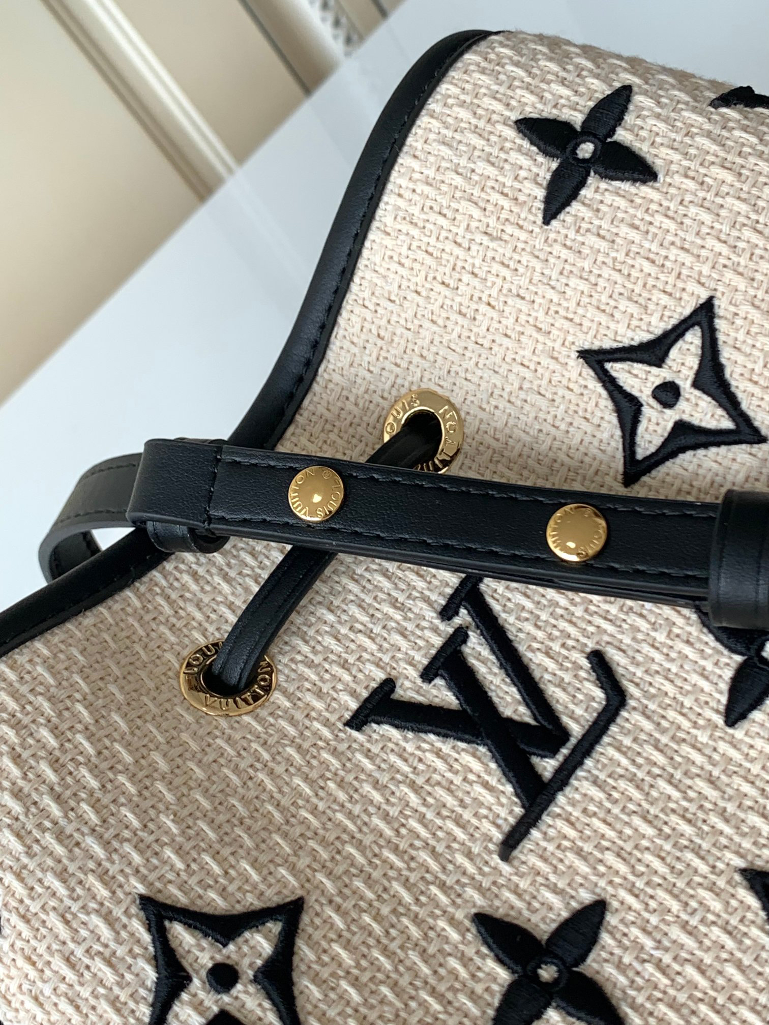 Louis Vuitton M23080 Monogram Embroidered Bucket Bag - Image 7