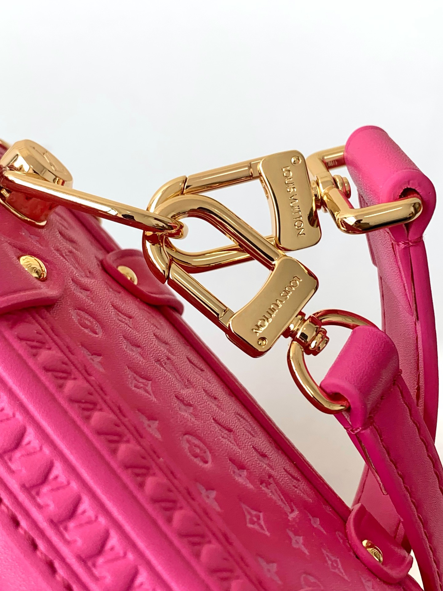 Louis Vuitton Side Trunk Small Bag in Rose Monogram Leather - Image 7