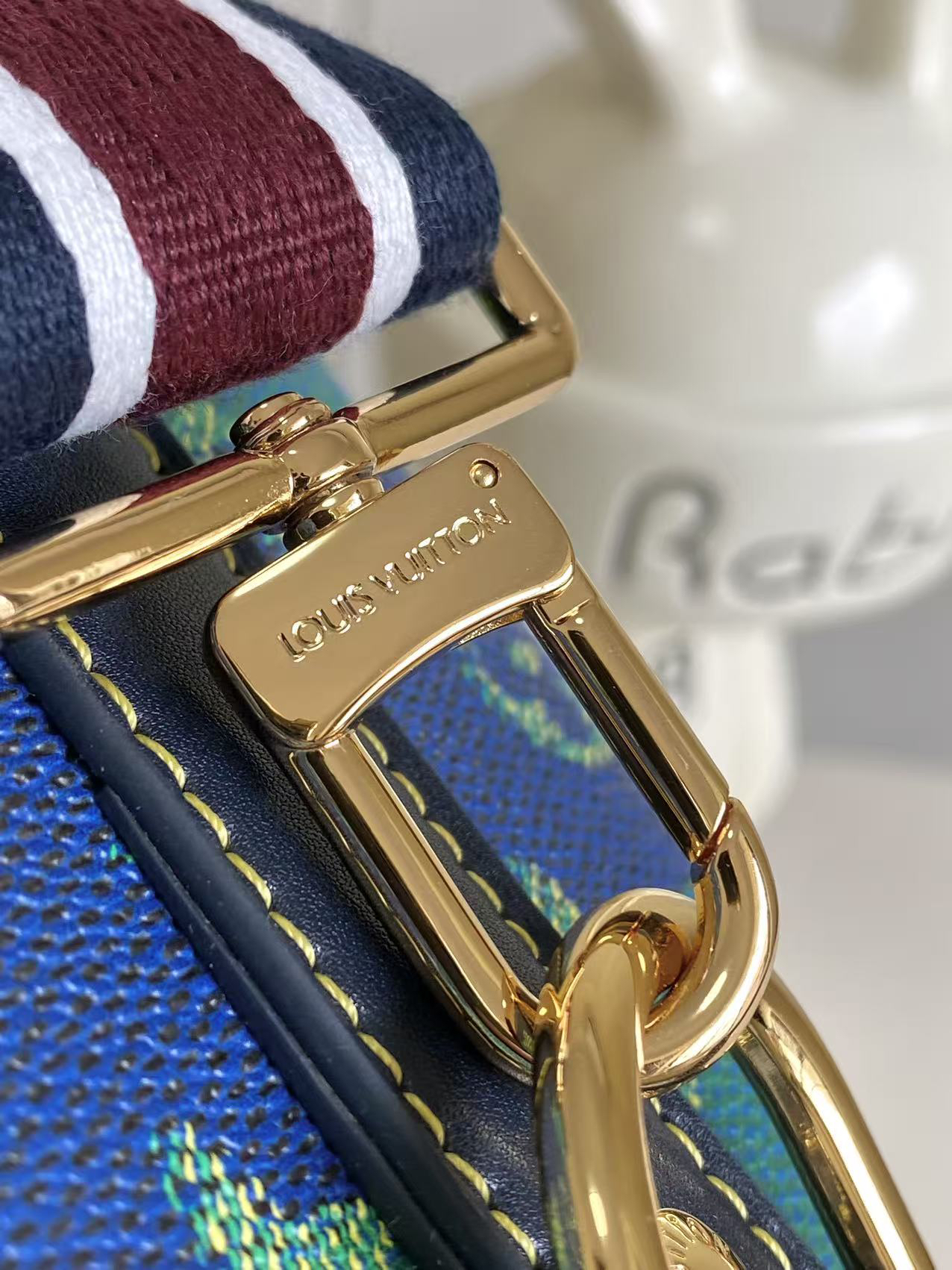 Louis Vuitton Keepall Bandoulière 25 Travel Bag - Image 7